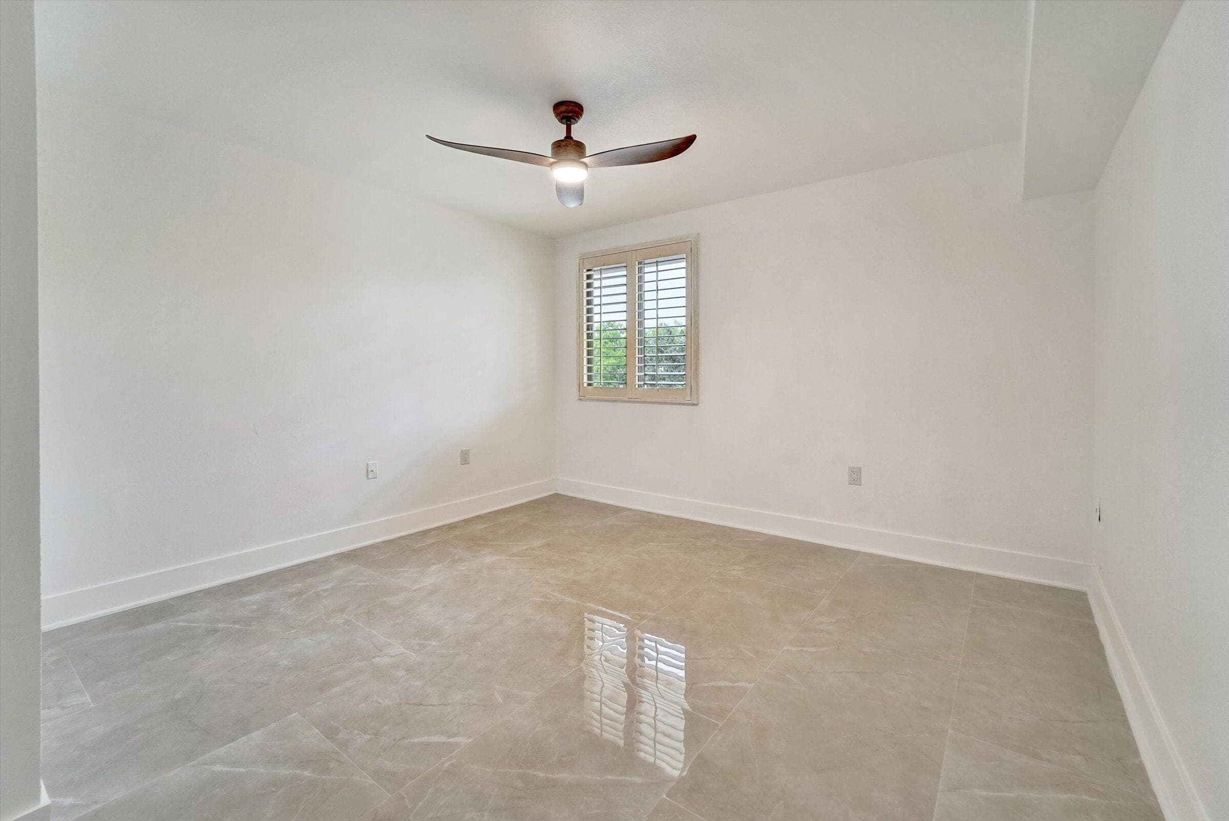 6181 Balboa Circle 303, Boca Raton, FL 33433 — photo 14 of 22