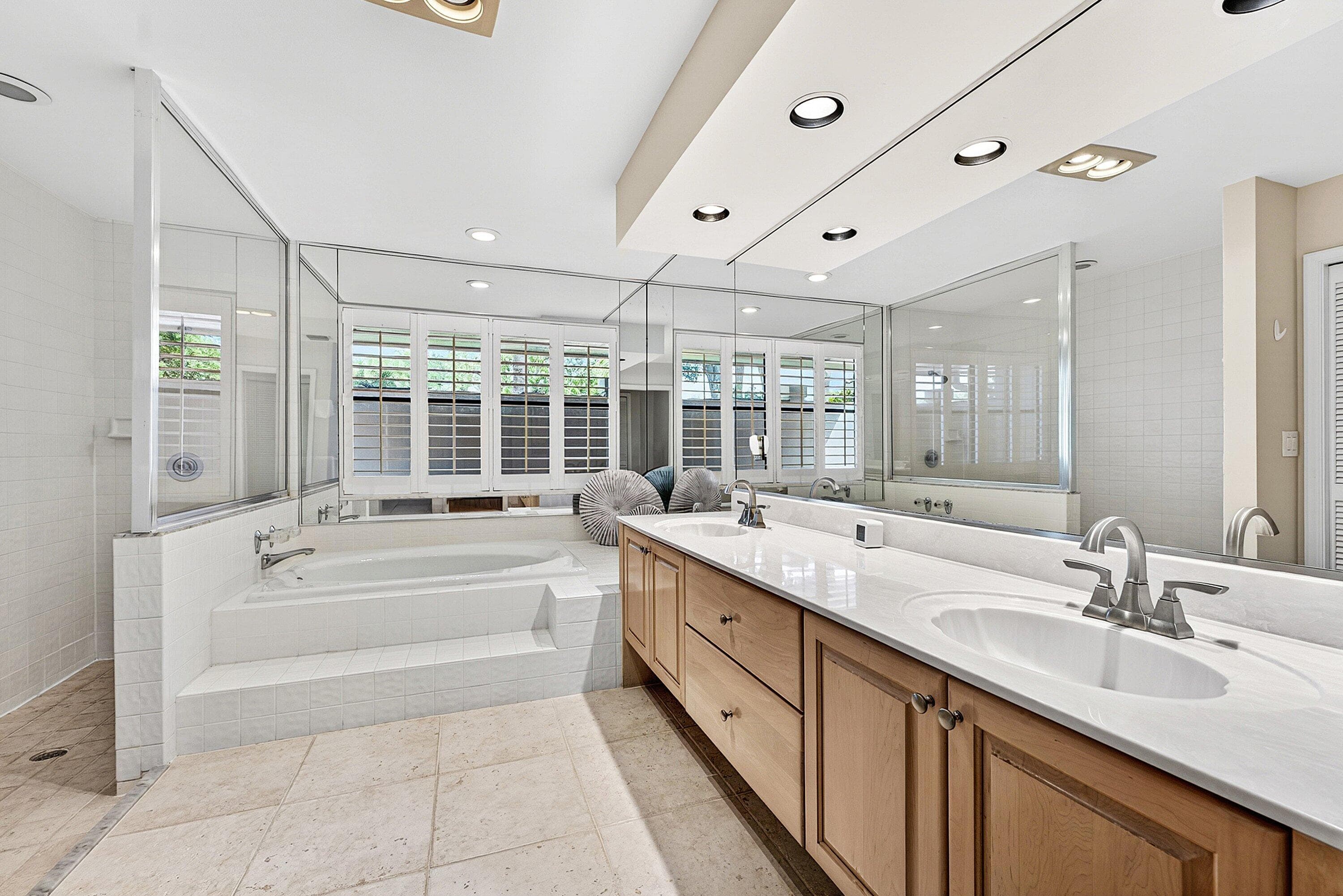 6 Tarrington Circle, Palm Beach Gardens, FL 33418 — photo 31 of 56