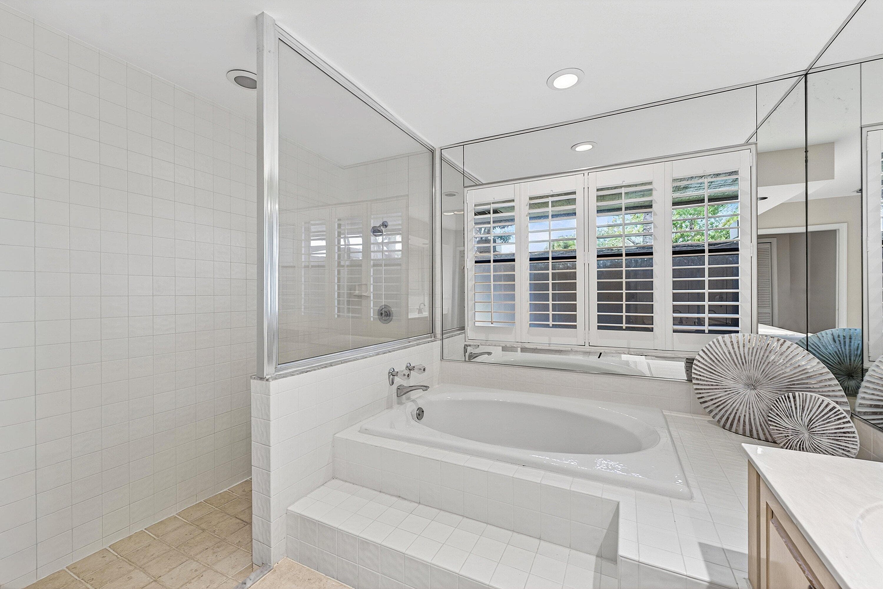 6 Tarrington Circle, Palm Beach Gardens, FL 33418 — photo 32 of 56