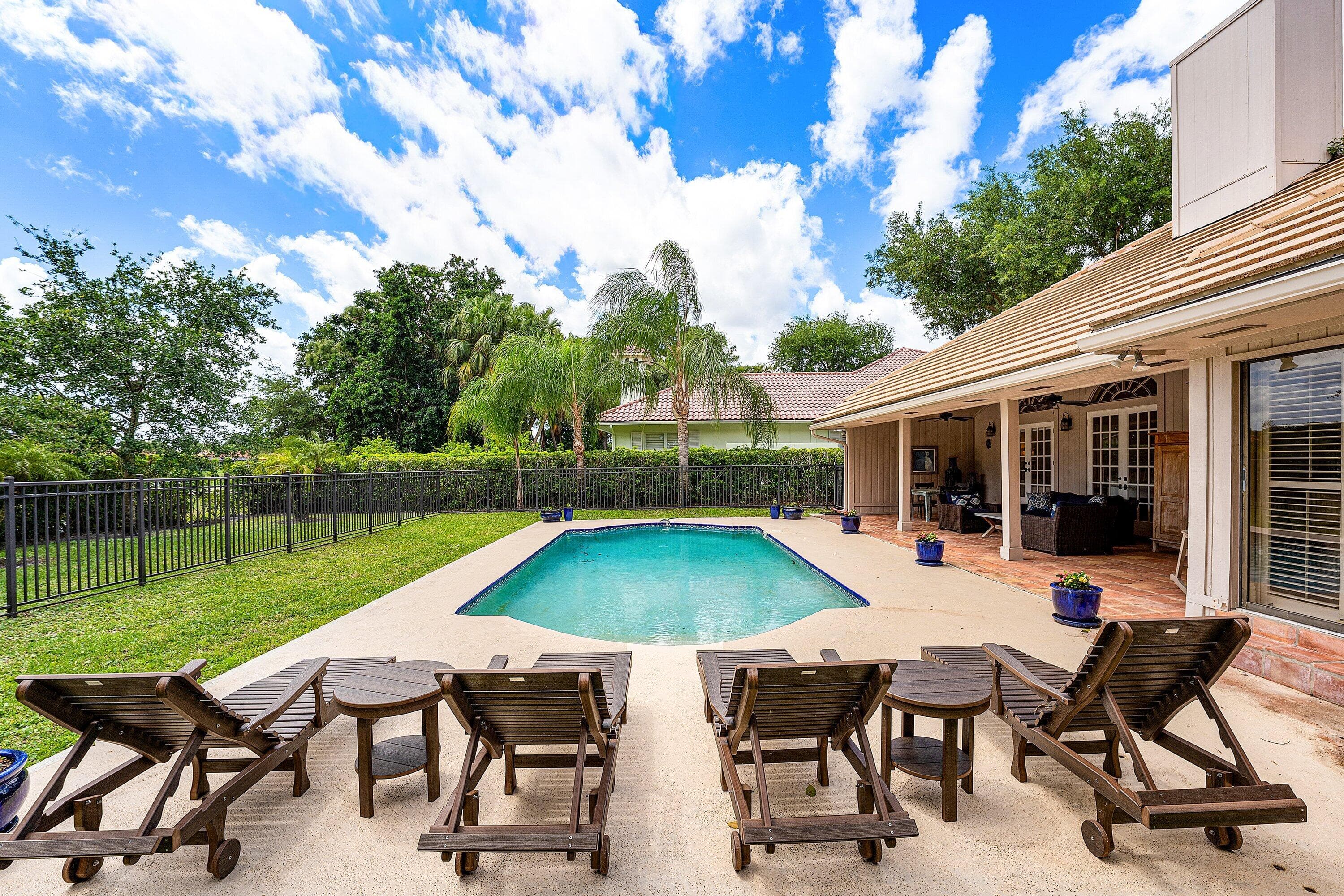 6 Tarrington Circle, Palm Beach Gardens, FL 33418 — photo 39 of 56