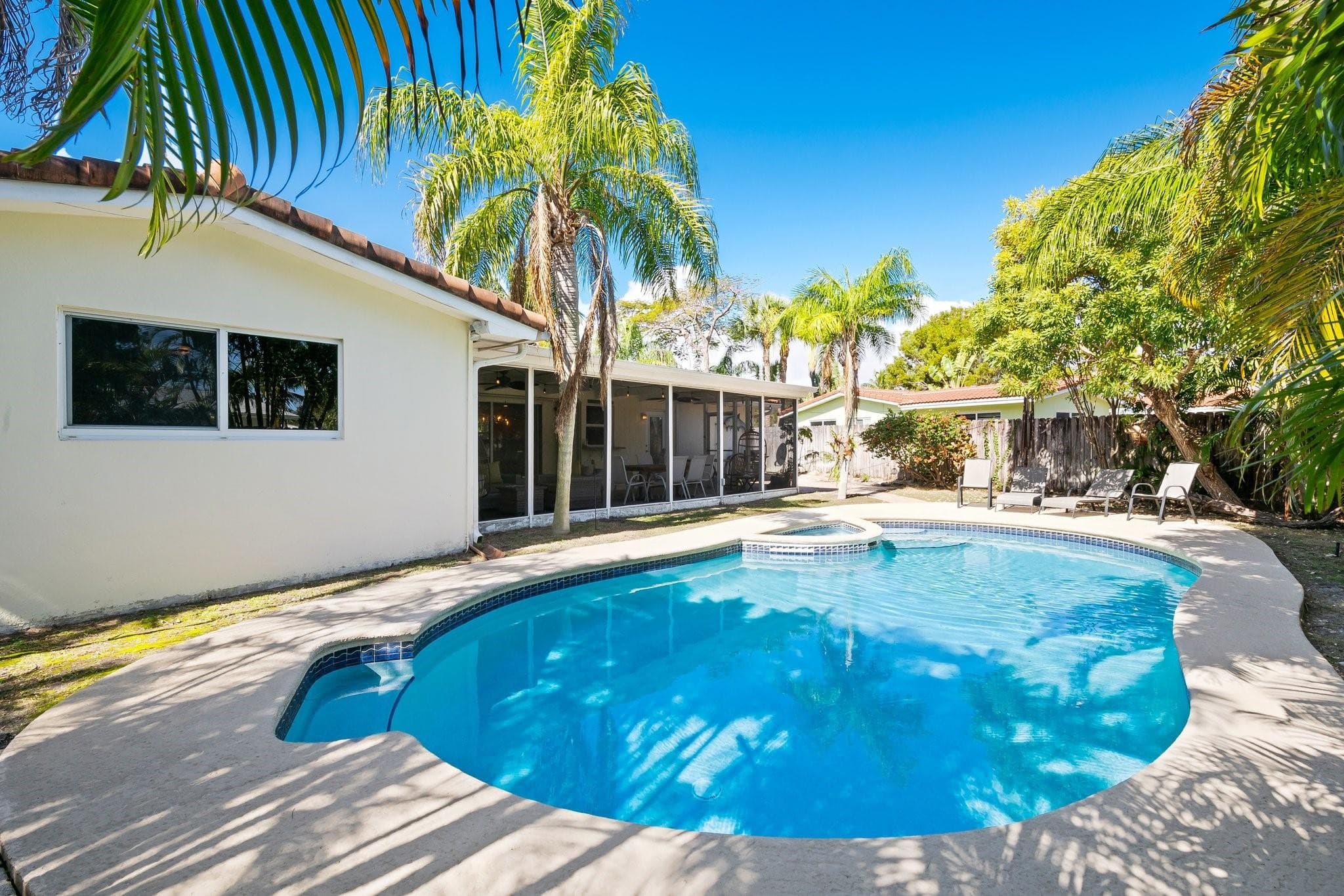 806 SE 9th Avenue, Deerfield Beach, FL 33441 — photo 1 of 25