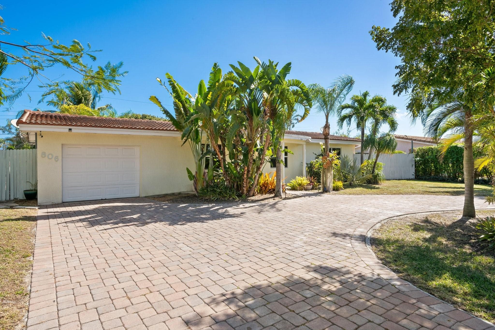 806 SE 9th Avenue, Deerfield Beach, FL 33441 — photo 4 of 25
