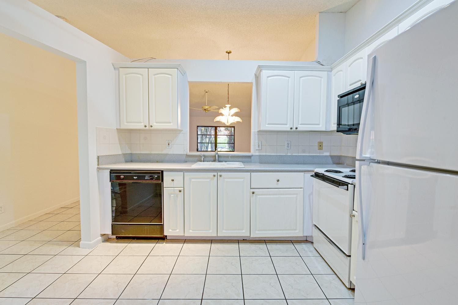 8109 Whispering Palm Drive, Boca Raton, FL 33496 — photo 9 of 36