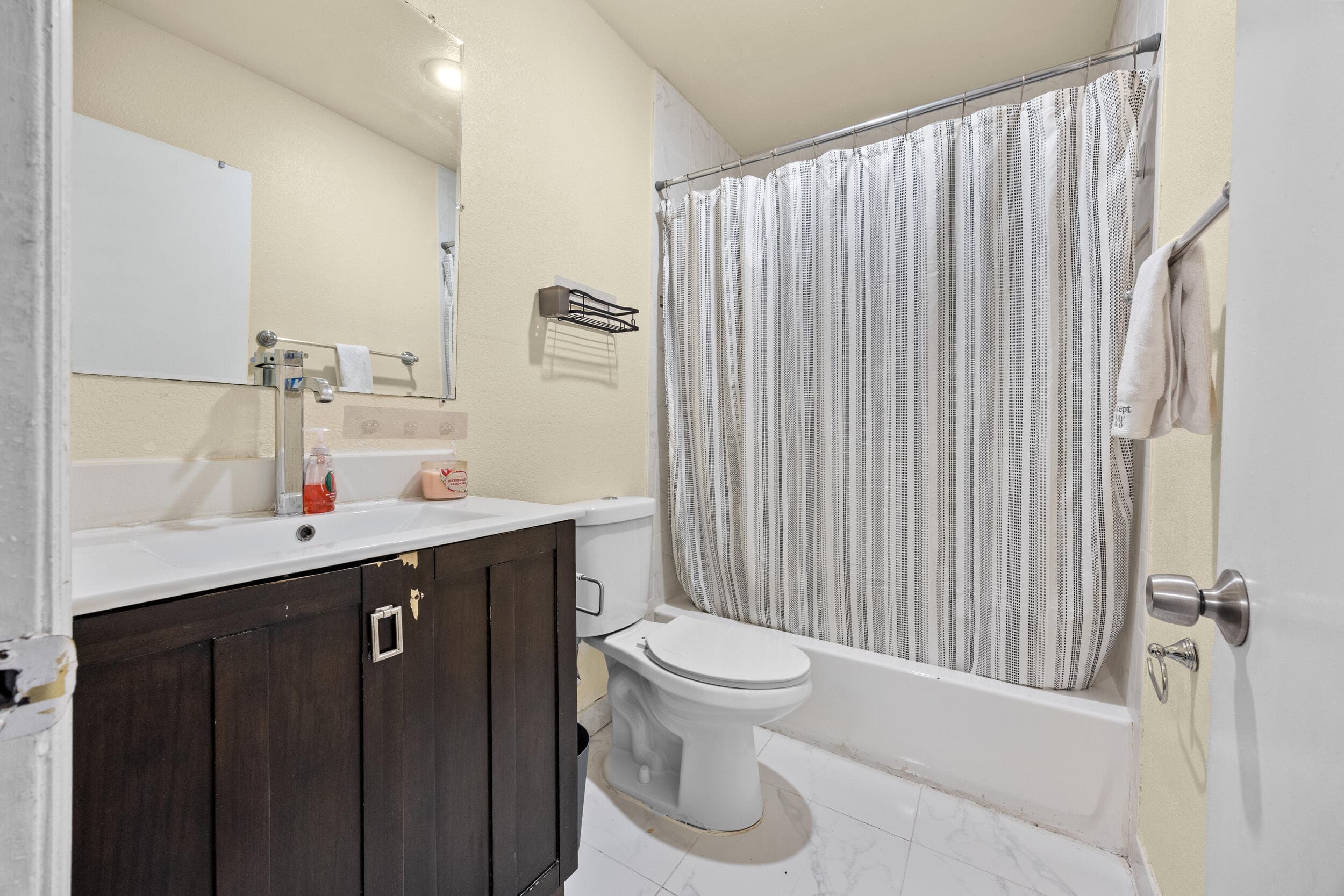 4656 NW 9th Drive 4656, Plantation, FL 33317 — photo 9 of 11