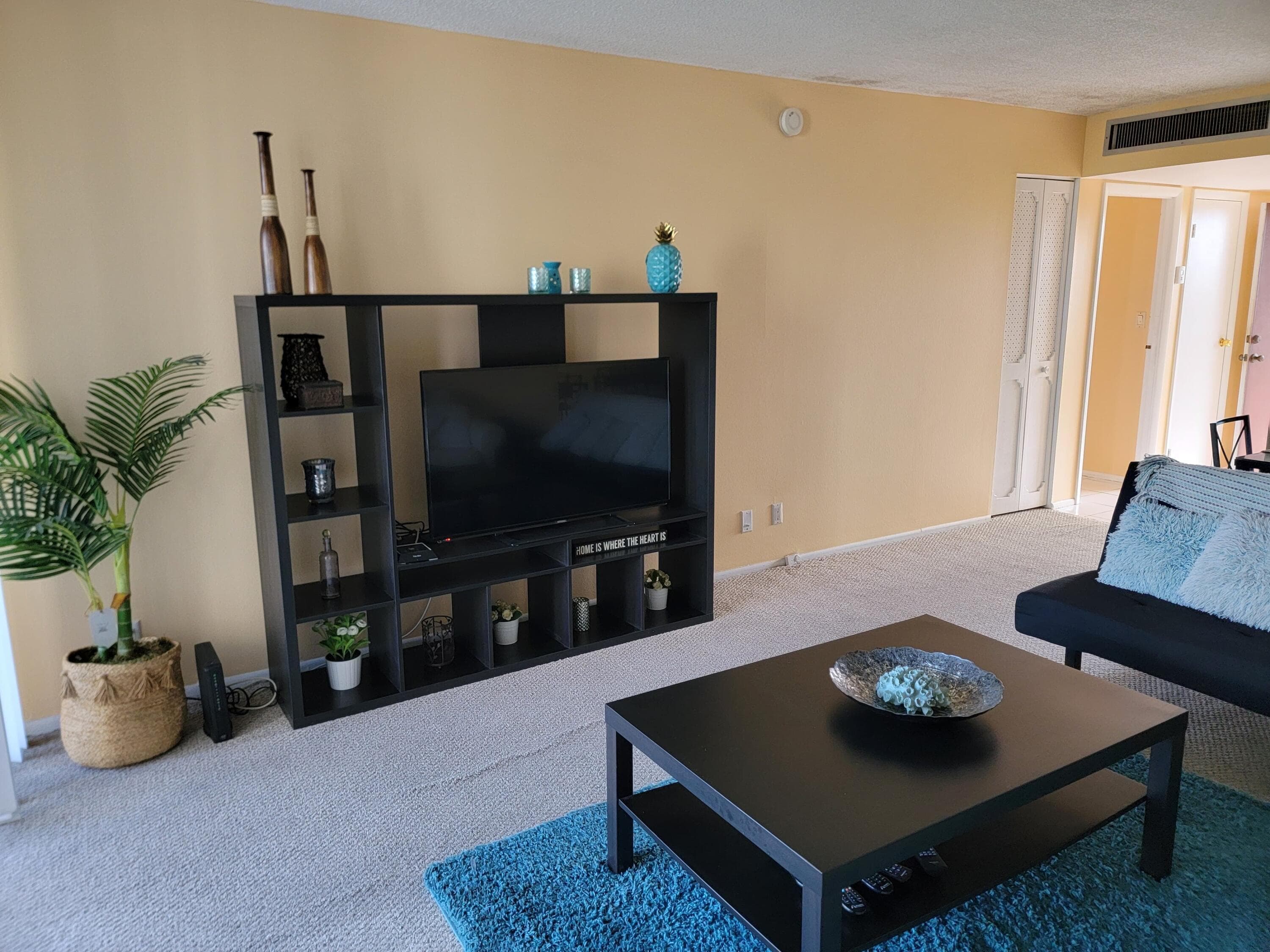 3301 N Country Club Drive 506, Aventura, FL 33180 — photo 1 of 32