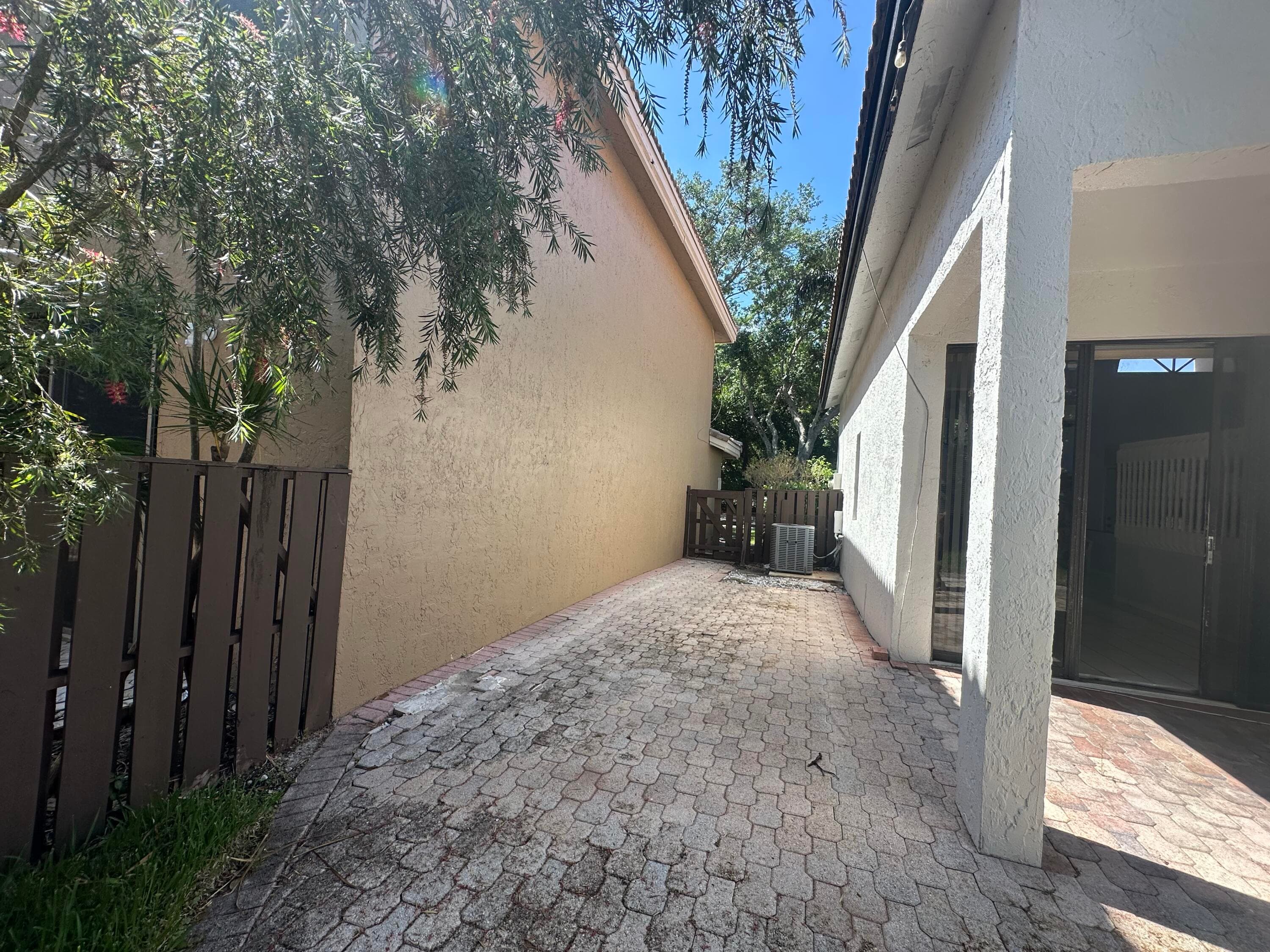 10461 NW 12th Court, Plantation, FL 33322 — photo 29 of 31