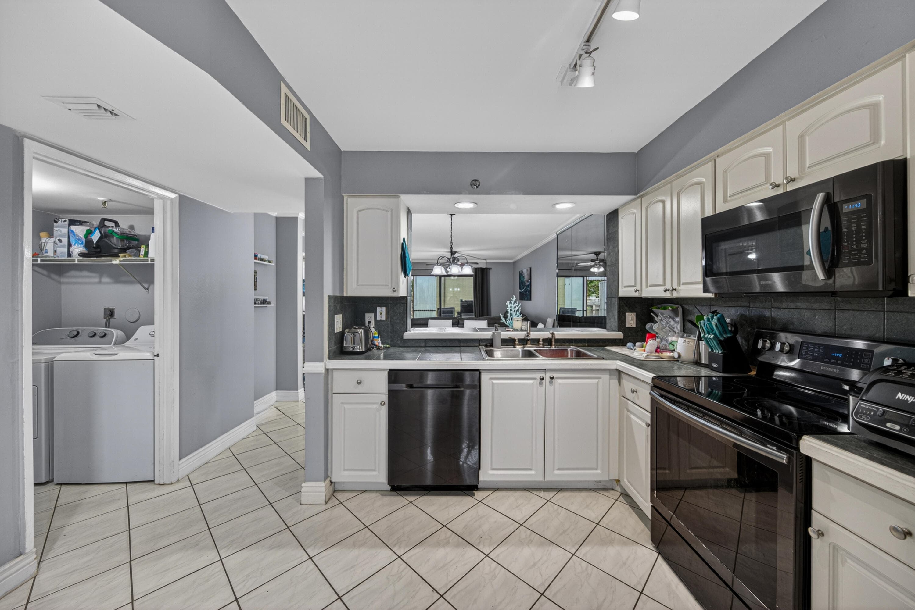 2200 S Cypress Bend Drive 101, Pompano Beach, FL 33069 — photo 5 of 59