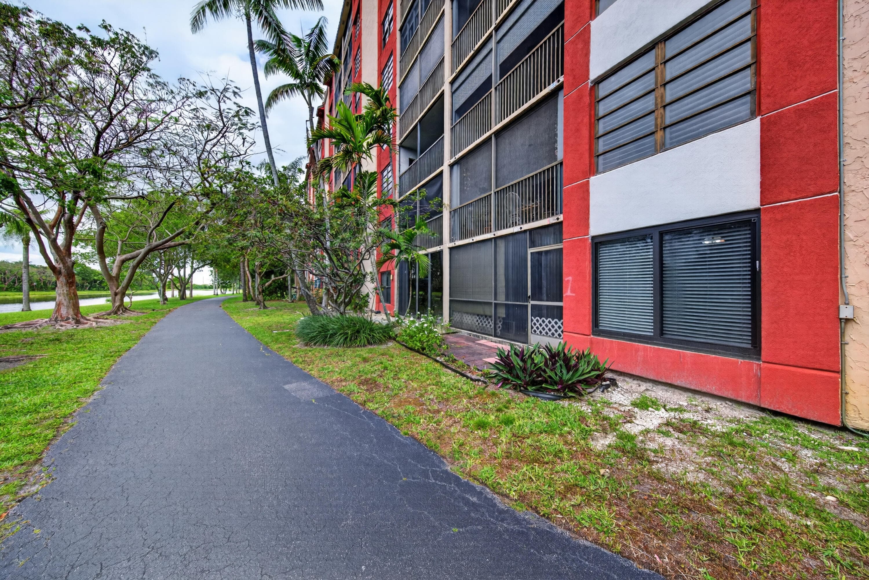 2200 S Cypress Bend Drive 101, Pompano Beach, FL 33069 — photo 27 of 59