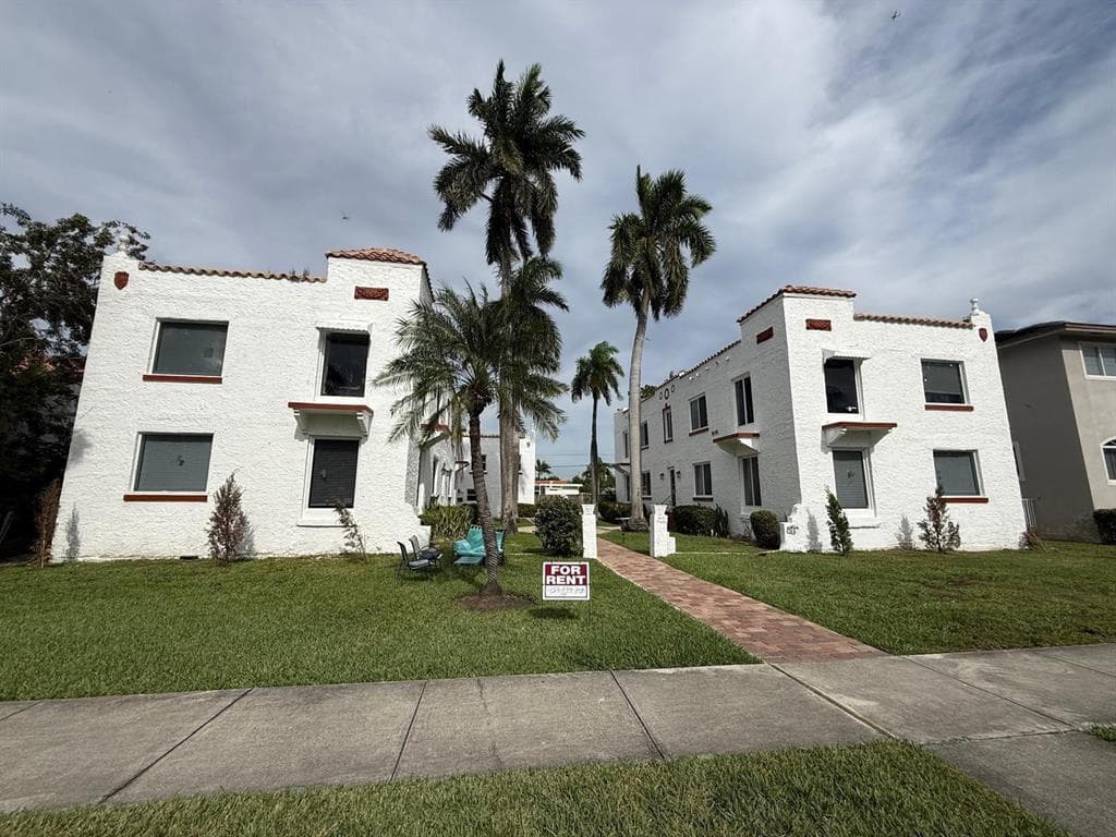 817 Tyler Street 2, Hollywood, FL 33019 — photo 10 of 10