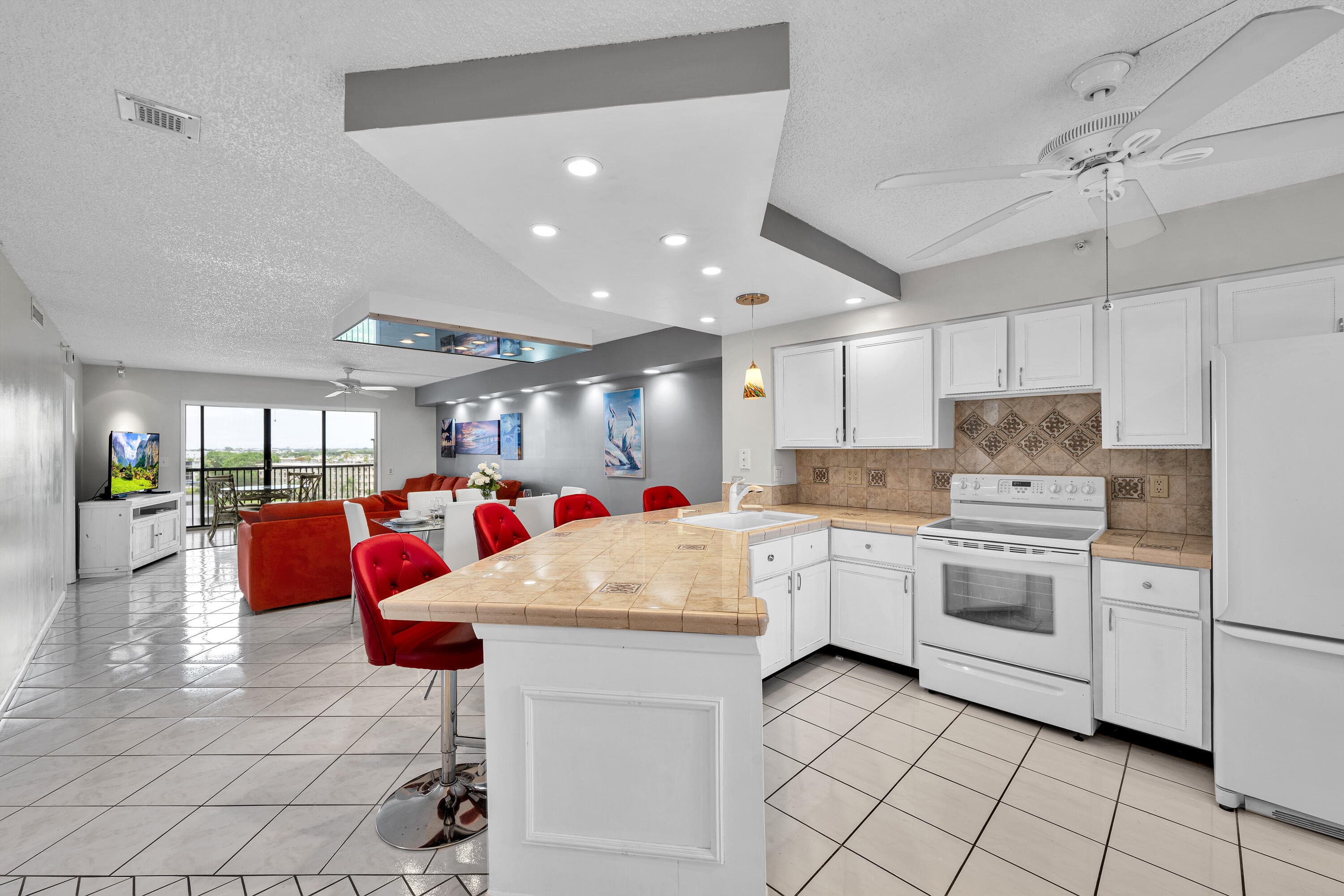 2205 S Cypress Bend Drive 801, Pompano Beach, FL 33069 — photo 2 of 23
