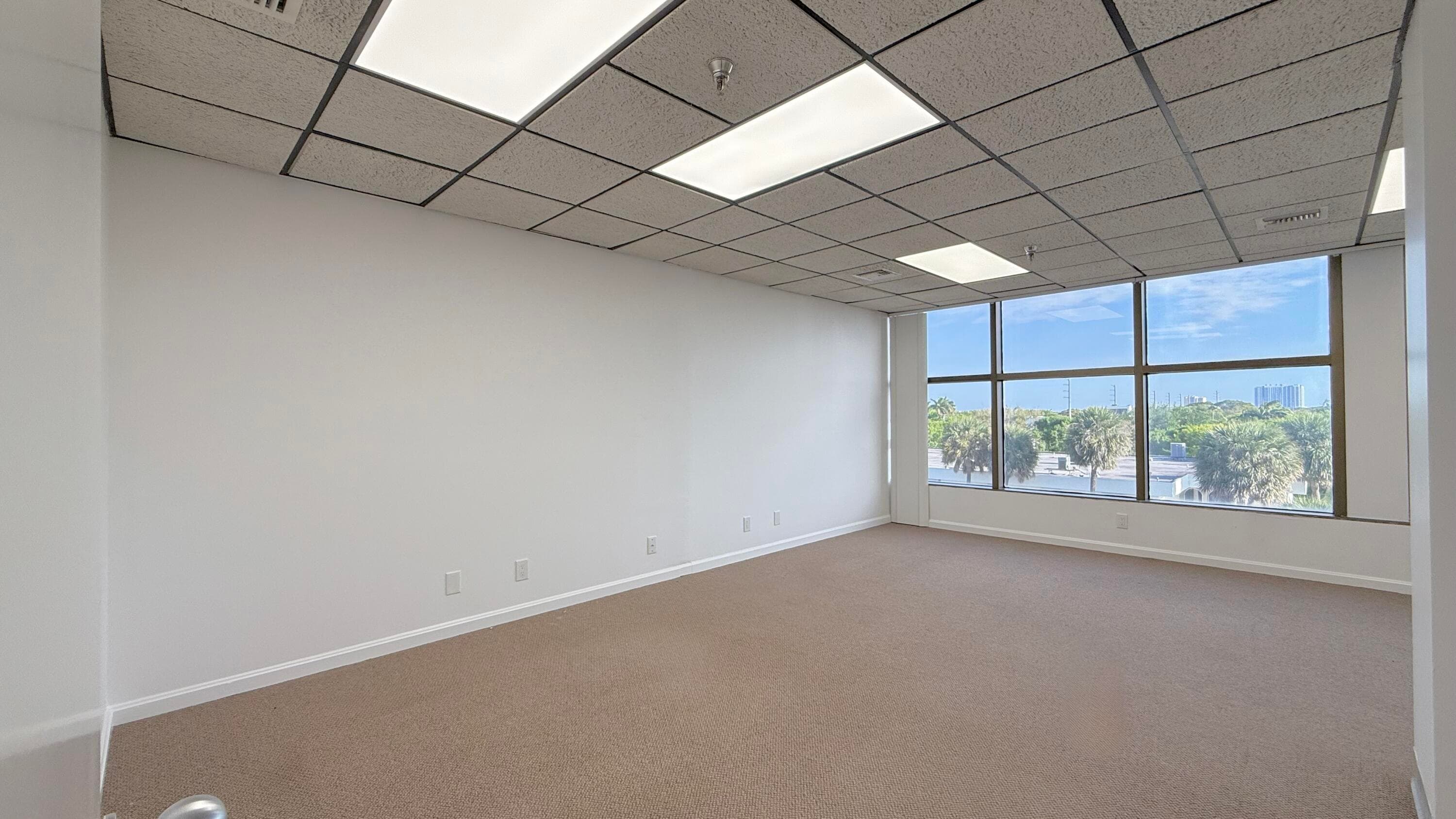 631 Us-1 404, North Palm Beach, FL 33408 — photo 5 of 23