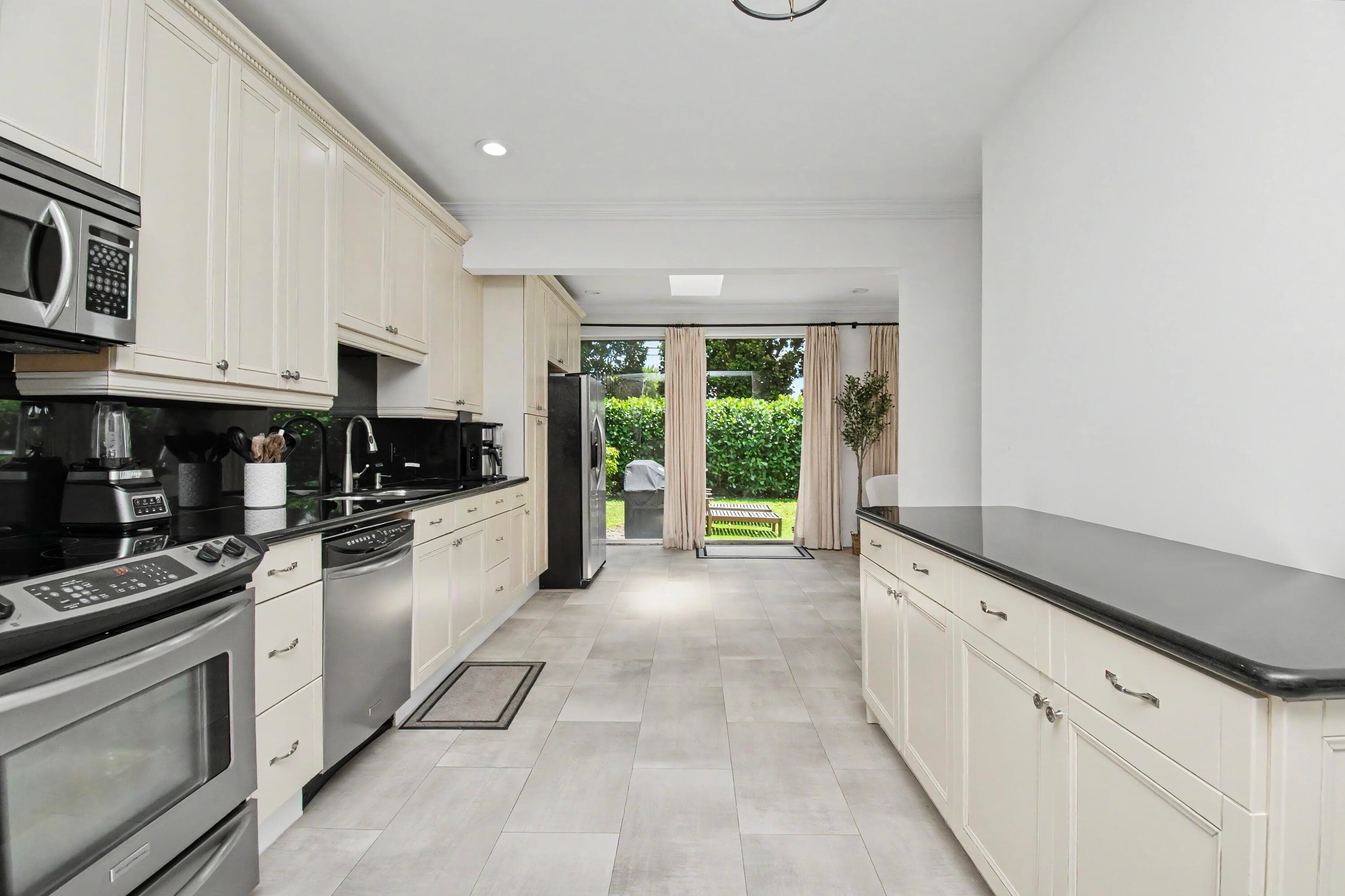 6744 Via Regina, Boca Raton, FL 33433 — photo 15 of 38