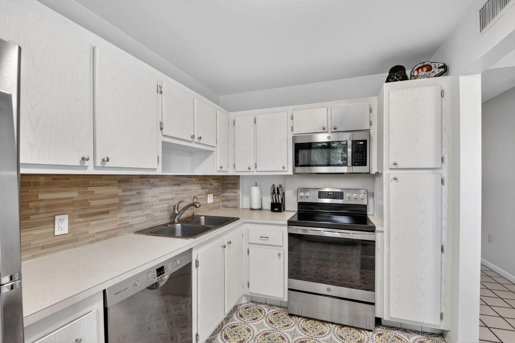 4272 Deste Court 101, Lake Worth, FL 33467 — photo 3 of 68
