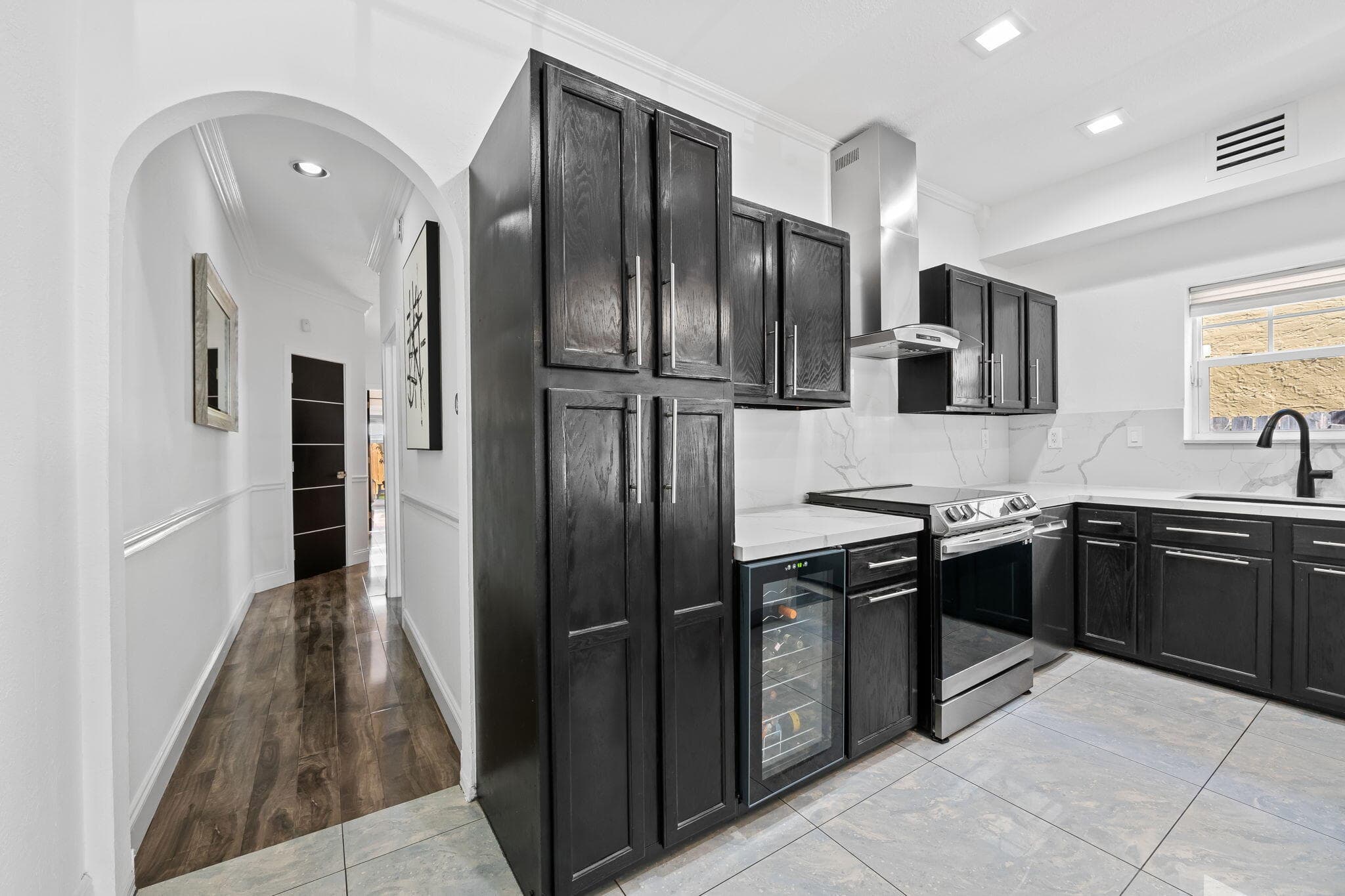 641 NW 1st Avenue, Fort Lauderdale, FL 33311 — photo 8 of 17