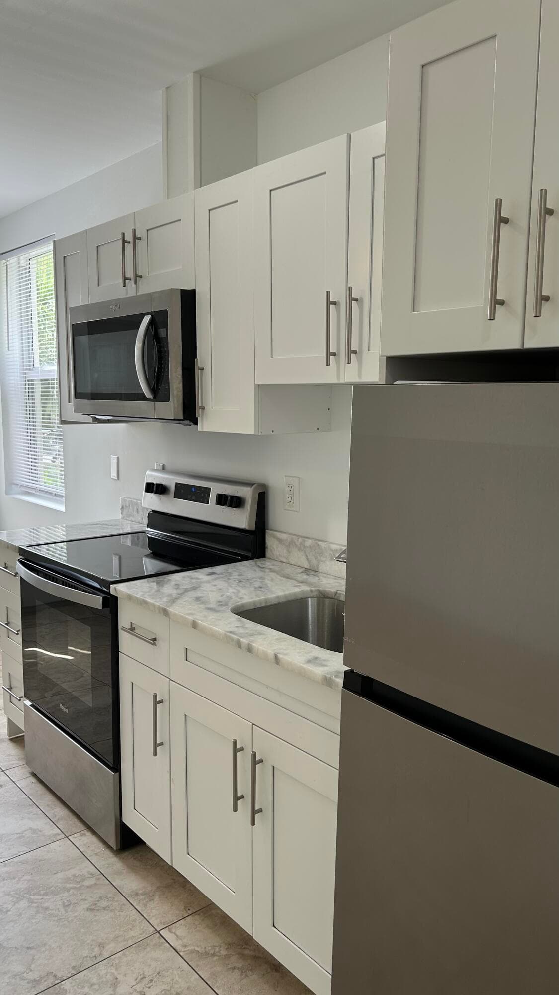 661 NW 21st Terrace, Fort Lauderdale, FL 33311 — photo 4 of 10