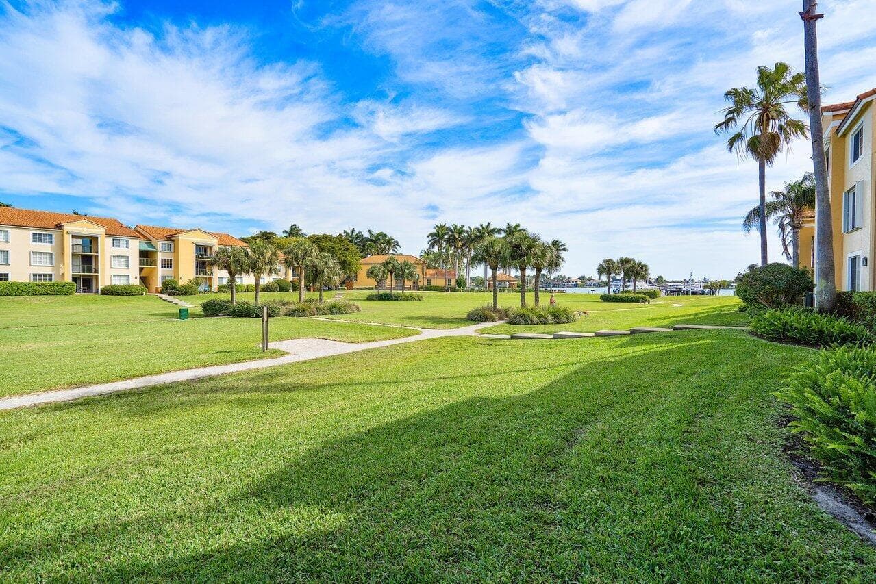 157 Yacht Club Way 206, Hypoluxo, FL 33462 — photo 23 of 39