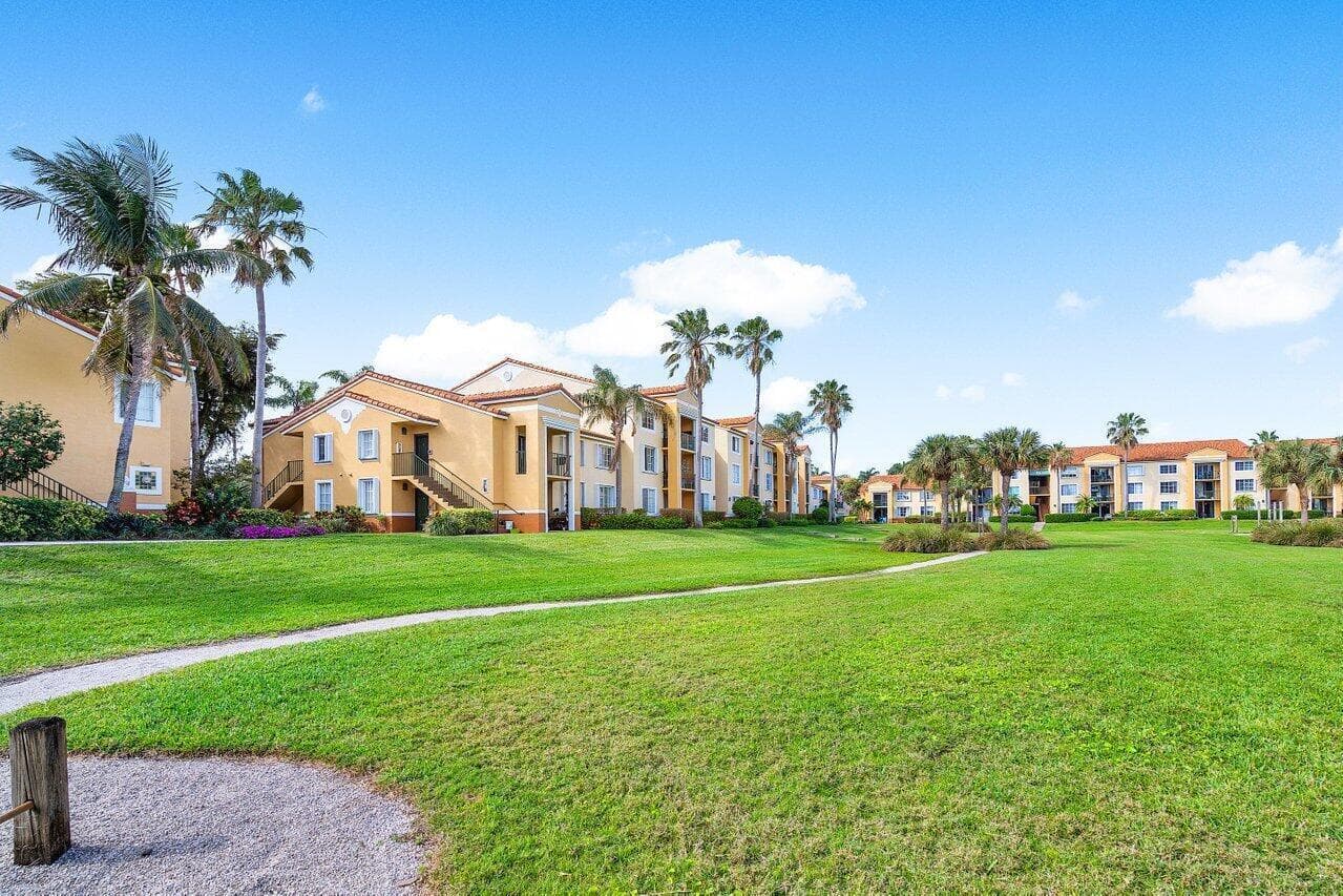 157 Yacht Club Way 206, Hypoluxo, FL 33462 — photo 24 of 39
