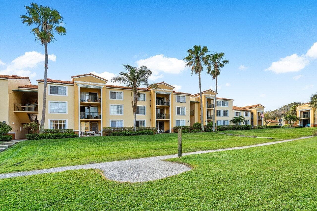 157 Yacht Club Way 206, Hypoluxo, FL 33462 — photo 26 of 39