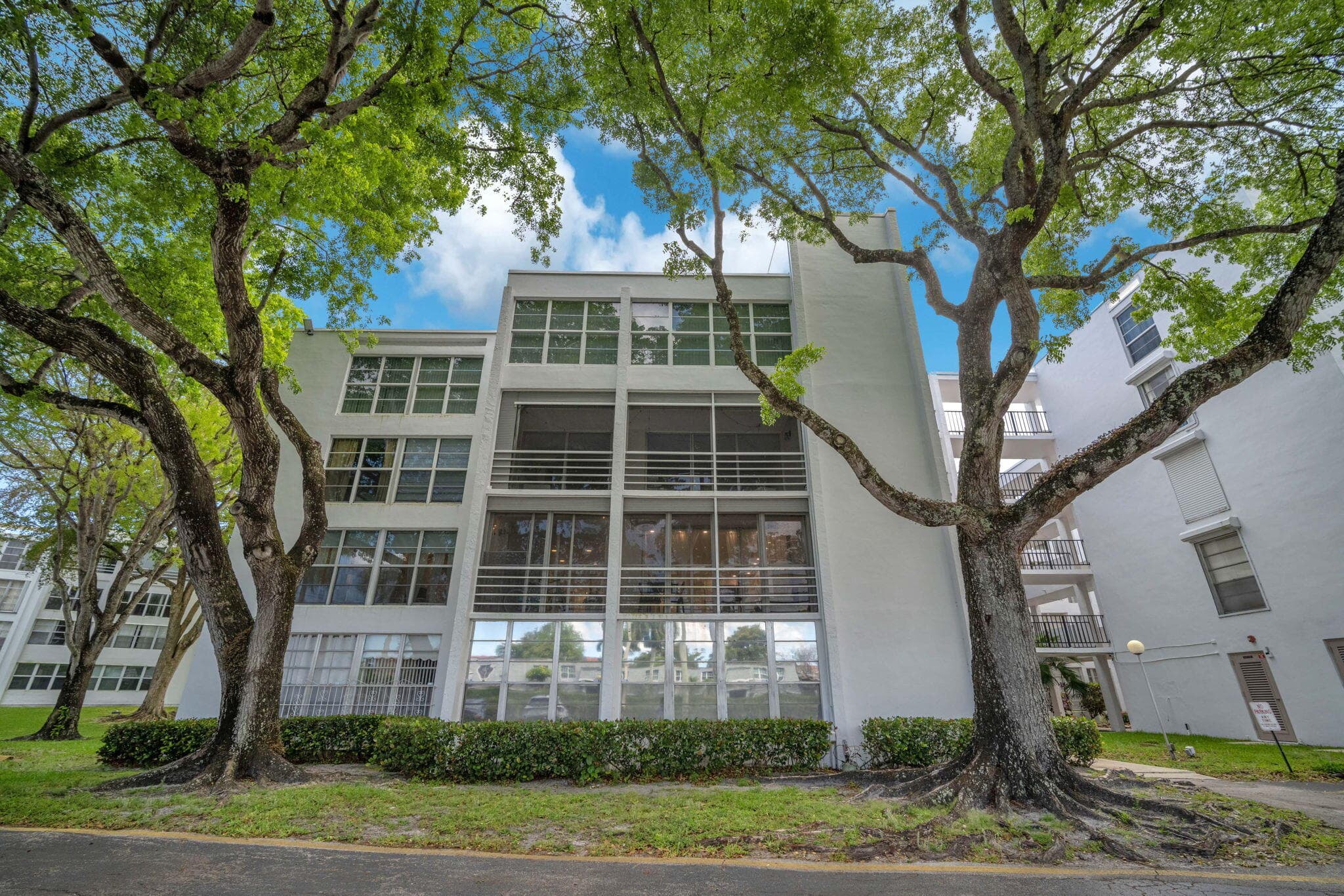 6921 Cypress Road Apt B19, Plantation, FL 33317 — photo 40 of 42