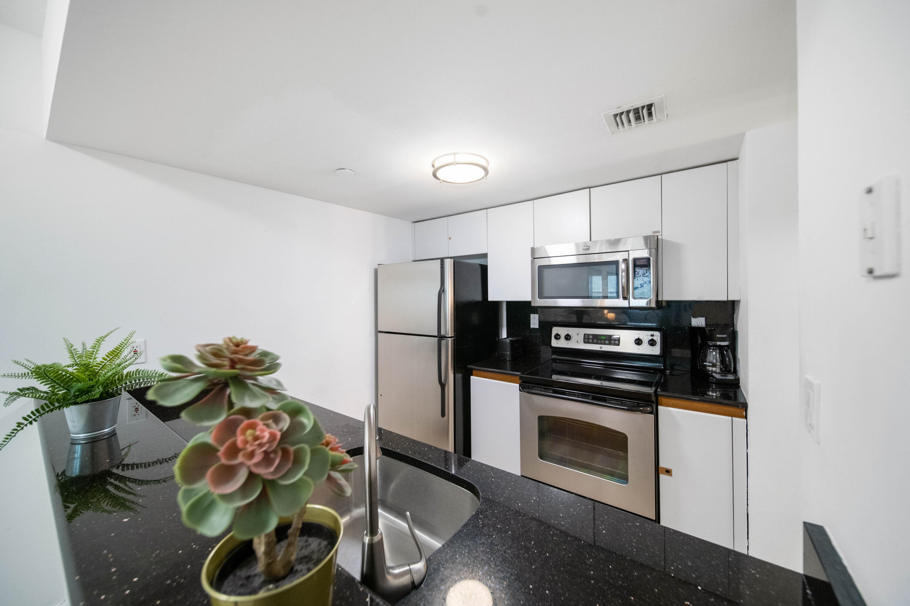 834 Ocean Drive 406, Miami Beach, FL 33139 — photo 4 of 20