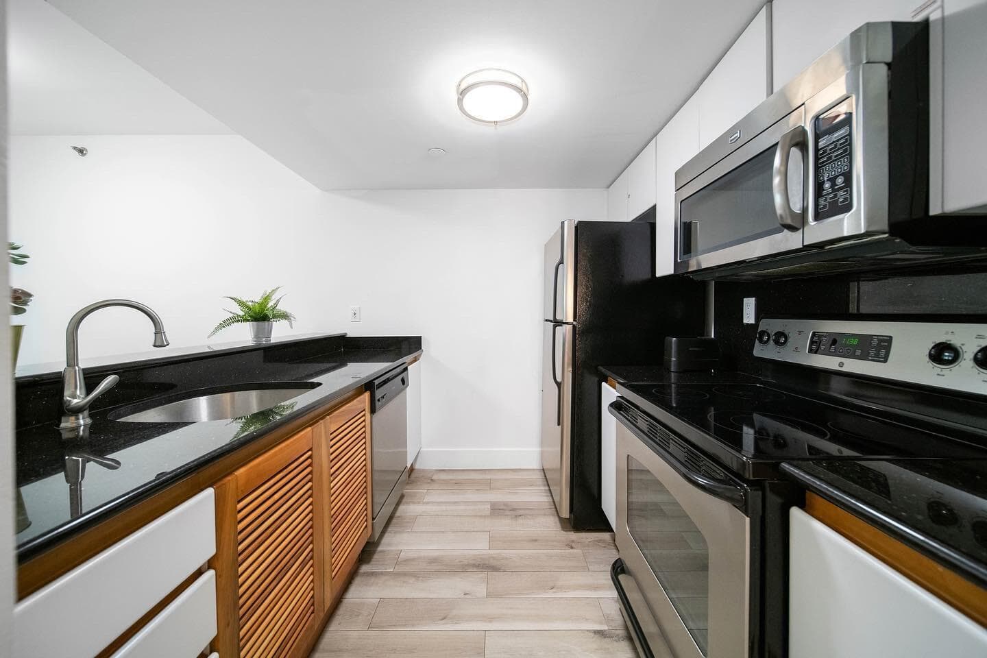 834 Ocean Drive 406, Miami Beach, FL 33139 — photo 5 of 20
