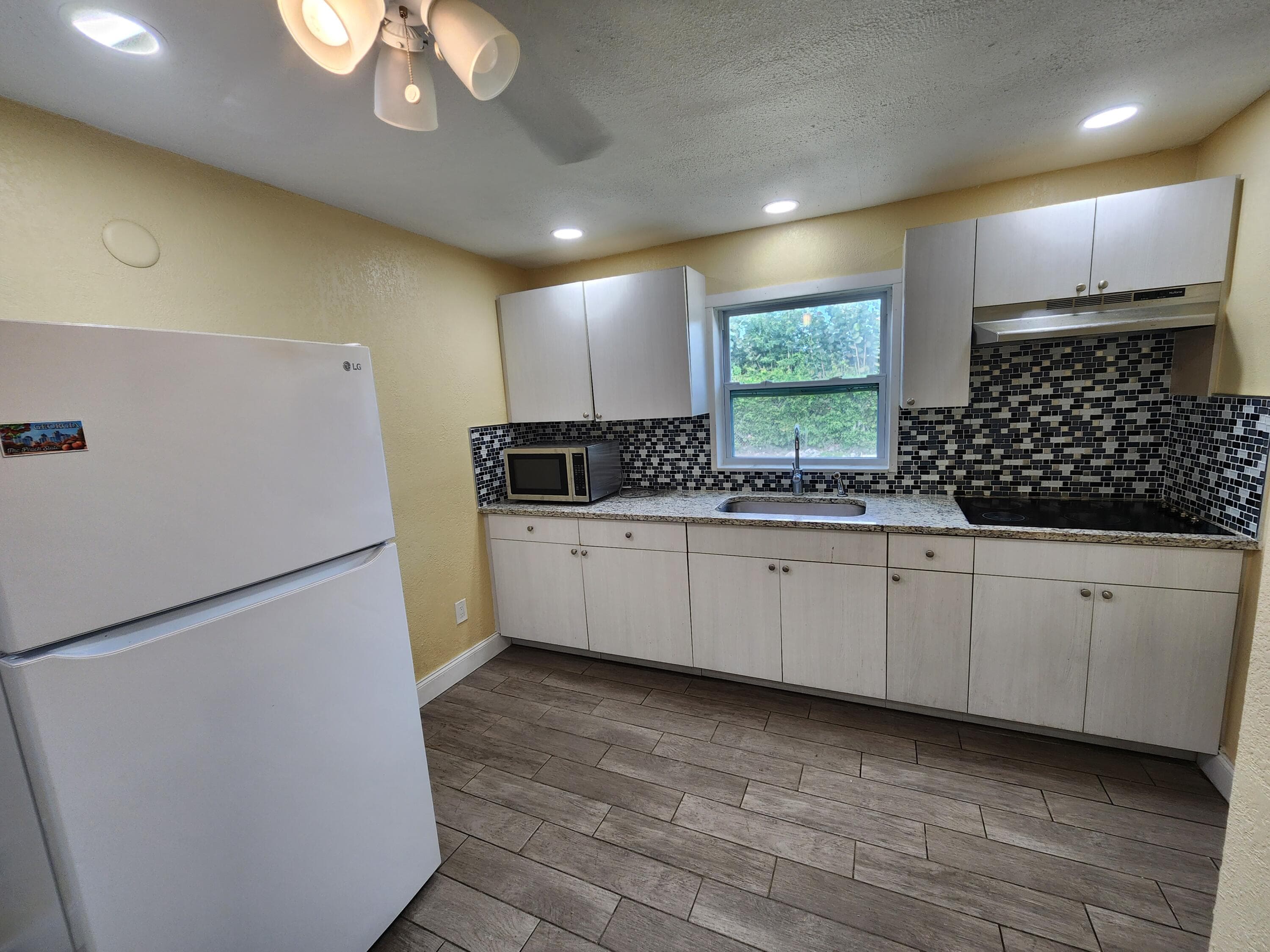 605 S 12th Street, Lantana, FL 33462 — photo 10 of 15