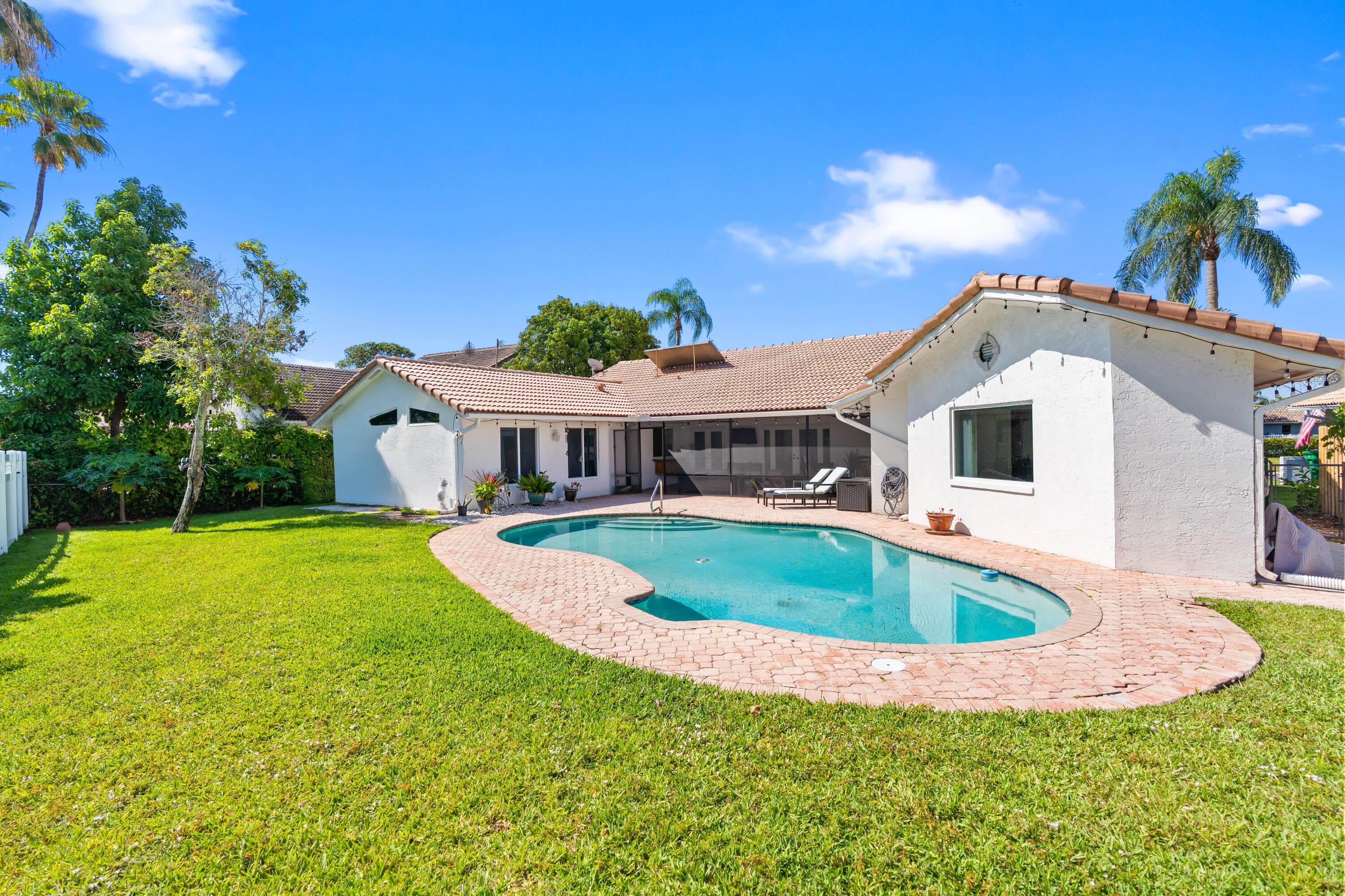 10885 NW 6th Street, Coral Springs, FL 33071 — photo 4 of 28
