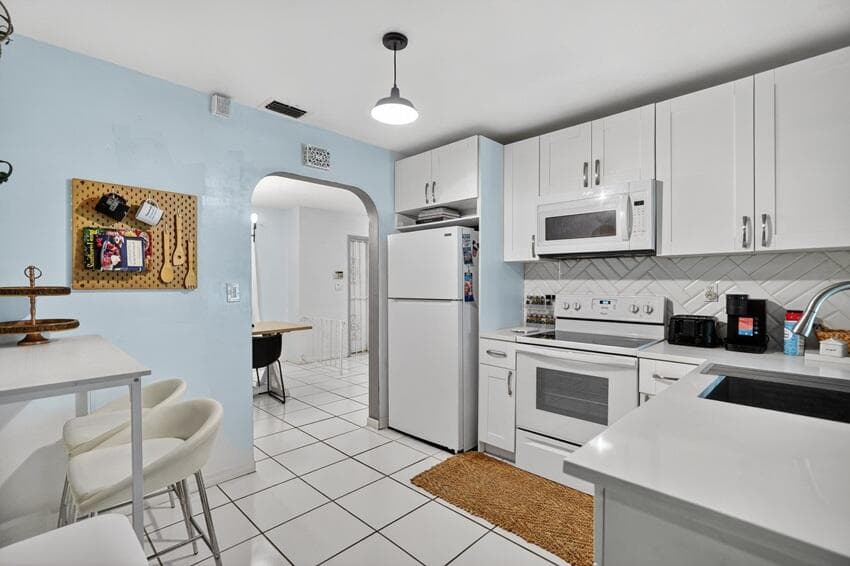4325 NW 36th Way, Lauderdale Lakes, FL 33309 — photo 17 of 28