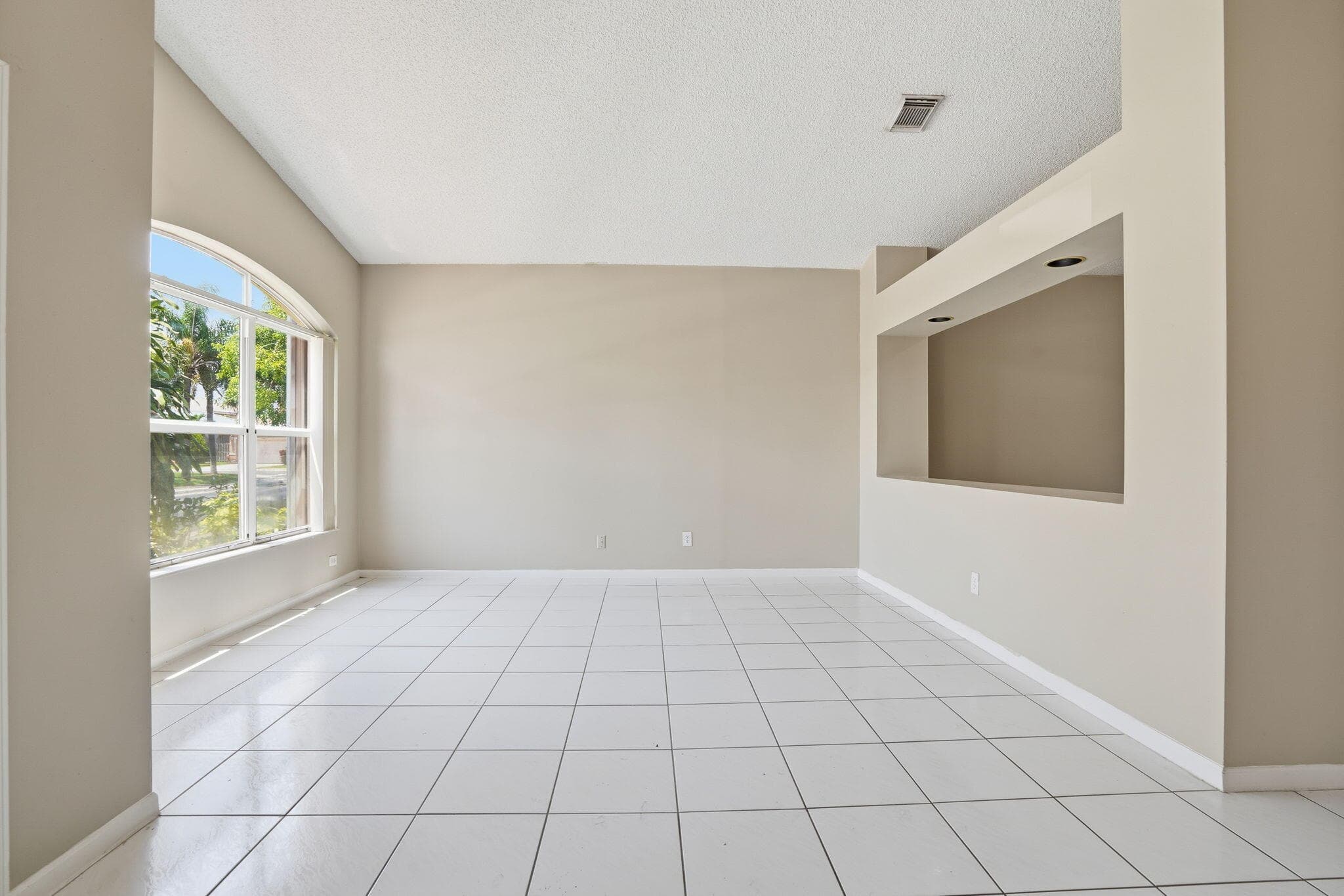 1495 SW 105th Avenue, Pembroke Pines, FL 33025 — photo 11 of 38