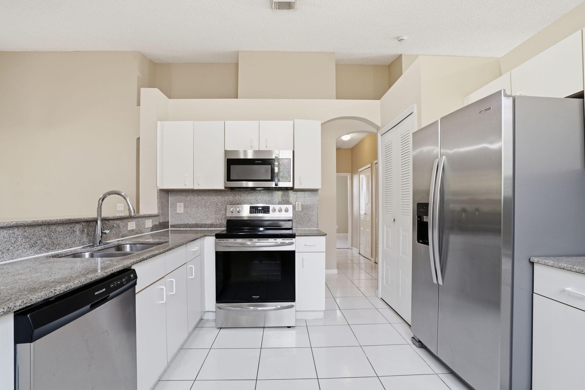 1495 SW 105th Avenue, Pembroke Pines, FL 33025 — photo 14 of 38