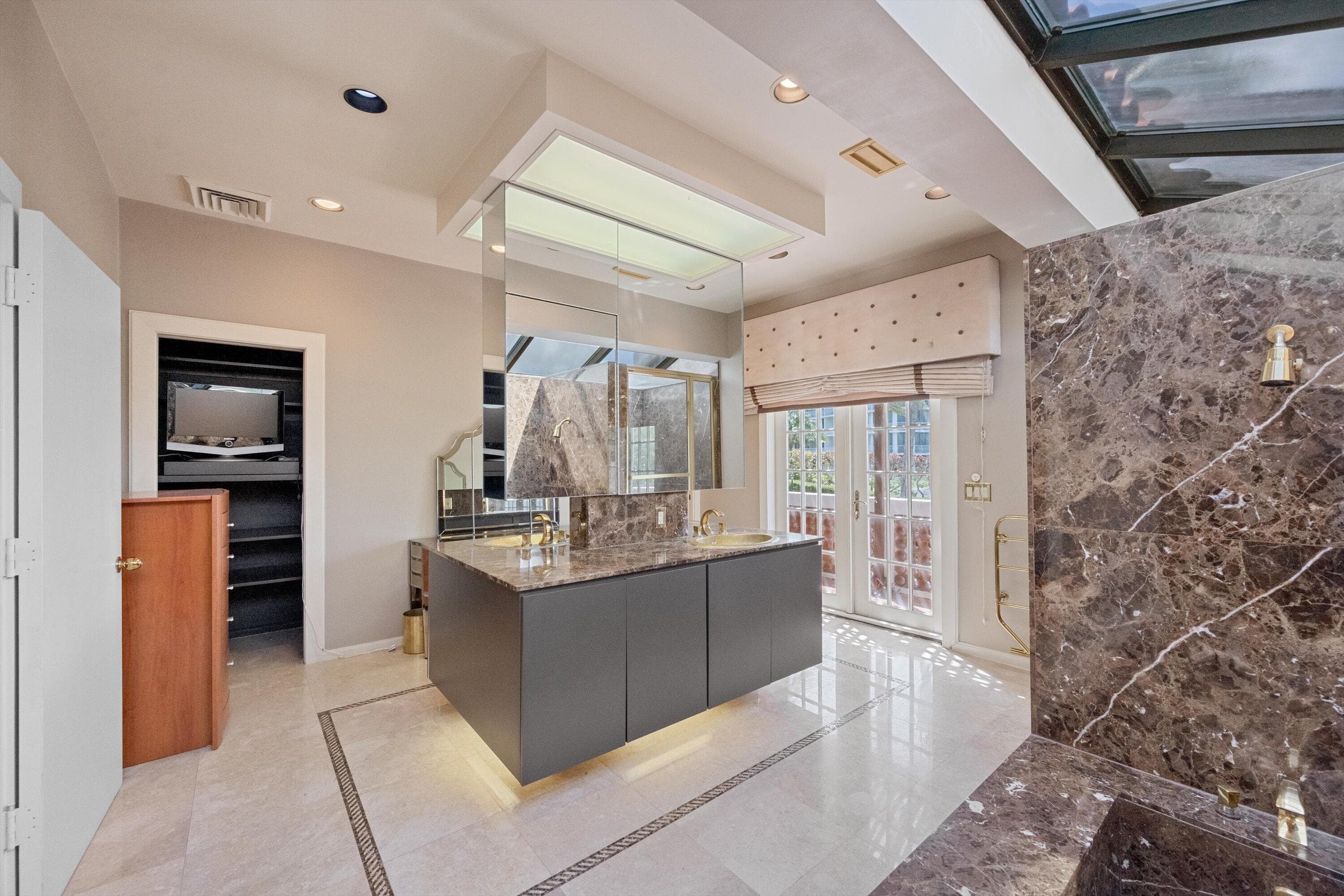 23 Sloans Curve Drive, Palm Beach, FL 33480 — photo 17 of 34