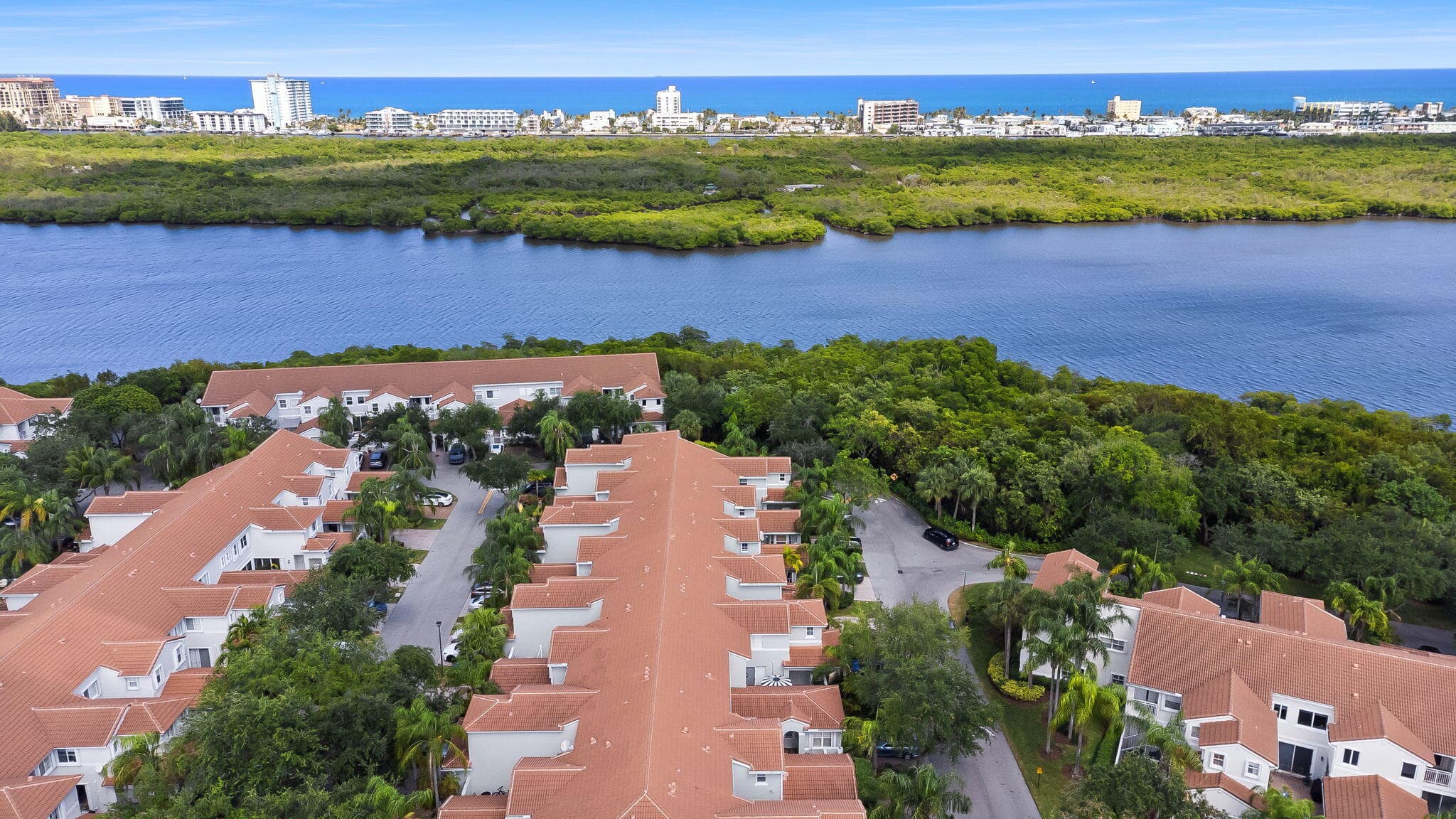 931 Lemonwood Court, Hollywood, FL 33019 — photo 2 of 28