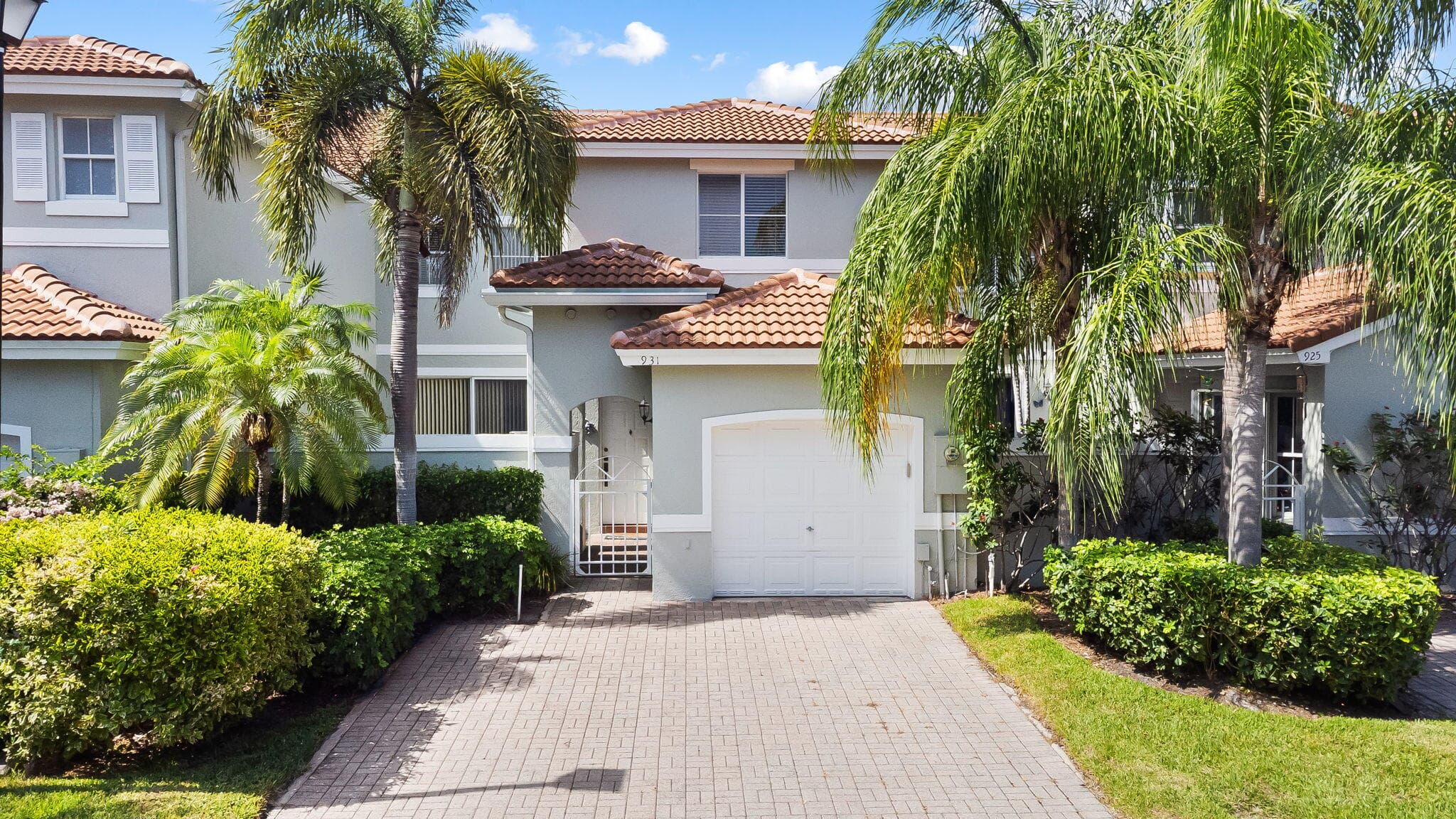 931 Lemonwood Court, Hollywood, FL 33019 — photo 1 of 28