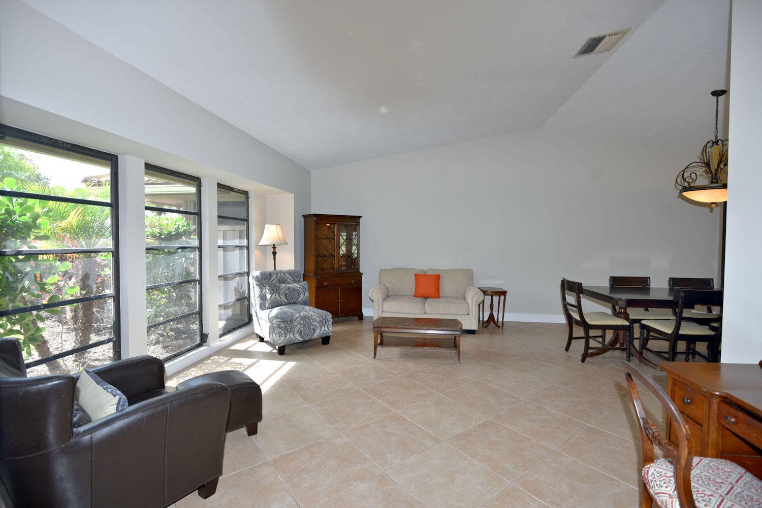 19 Dunbar Road, Palm Beach Gardens, FL 33418 — photo 11 of 55