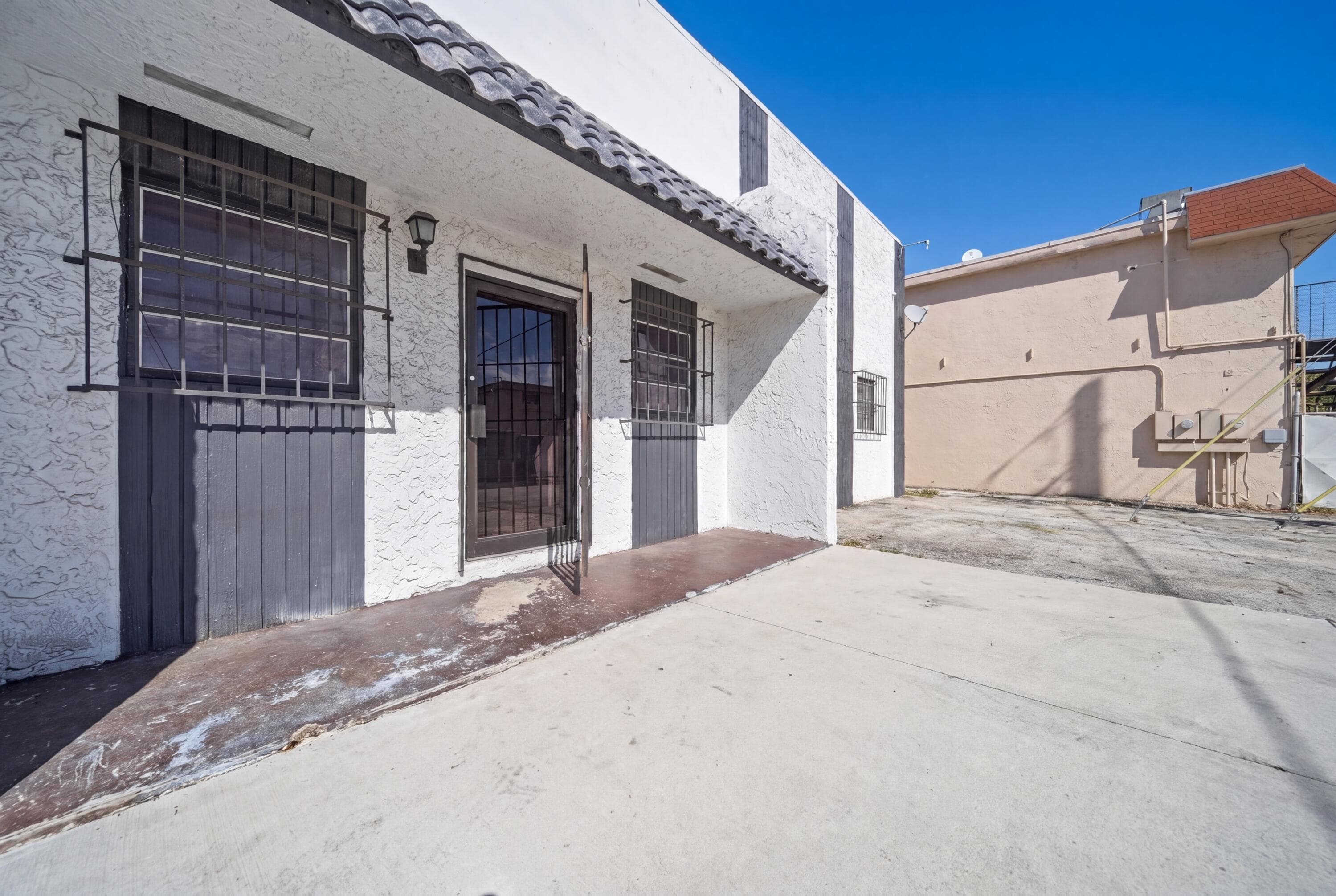 8015 NW 98th Street, Hialeah Gardens, FL 33016 — photo 15 of 23
