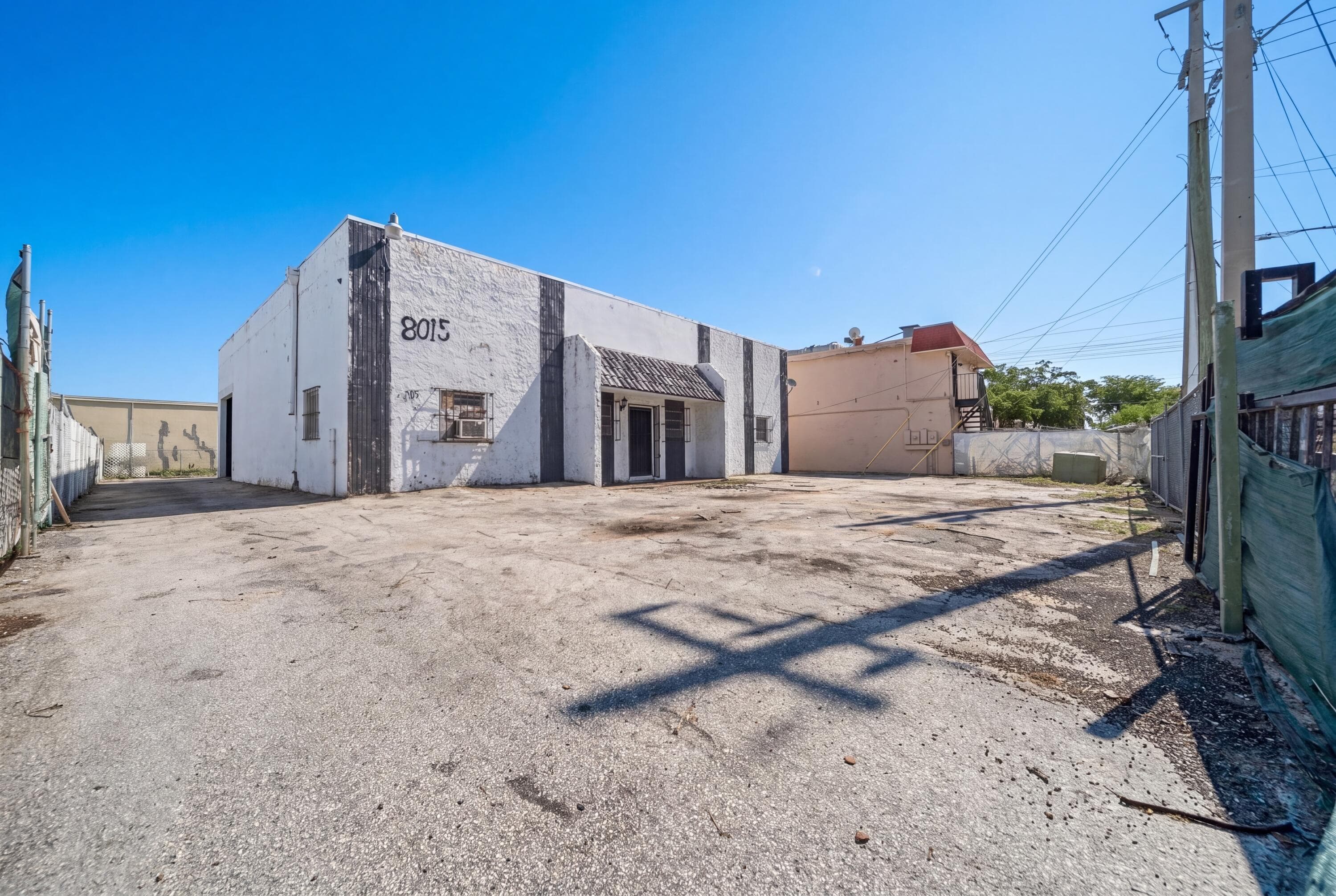 8015 NW 98th Street, Hialeah Gardens, FL 33016 — photo 13 of 23