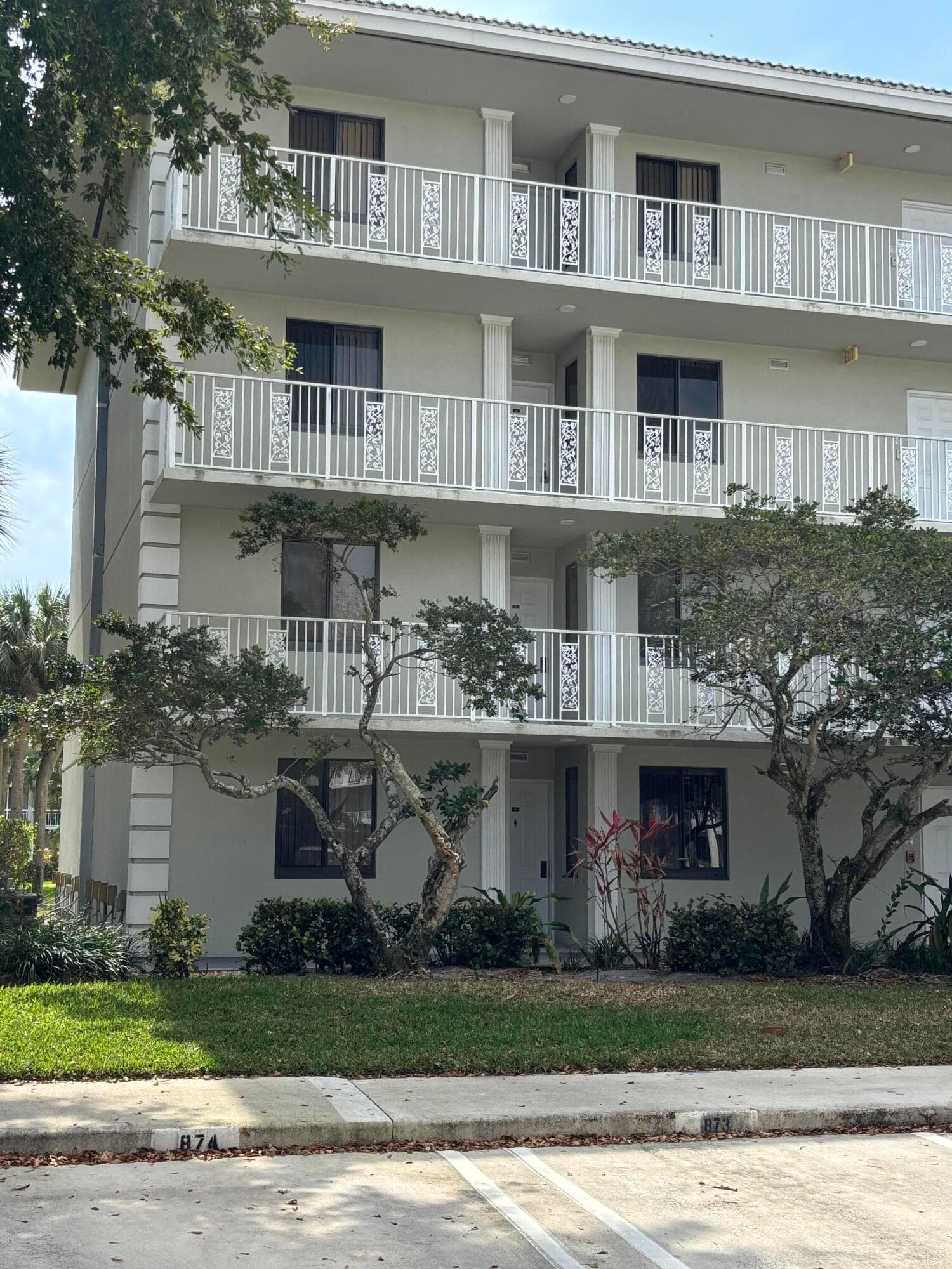 2561 Village Boulevard, West Palm Beach, FL 33409 — photo 2 of 16