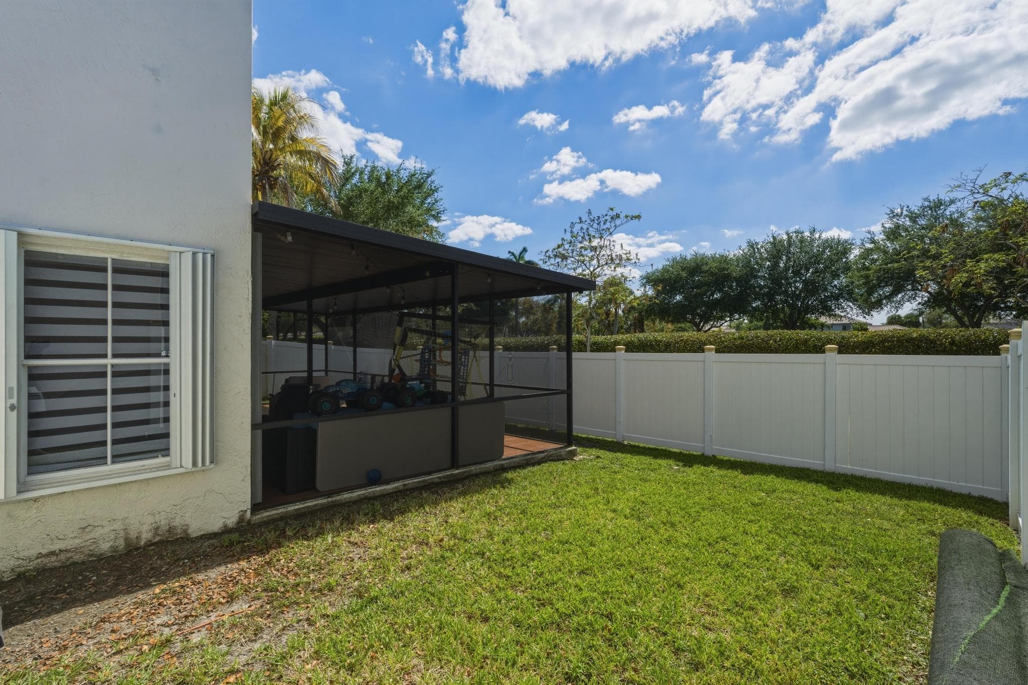 310 NW 207th Way, Pembroke Pines, FL 33029 — photo 15 of 41