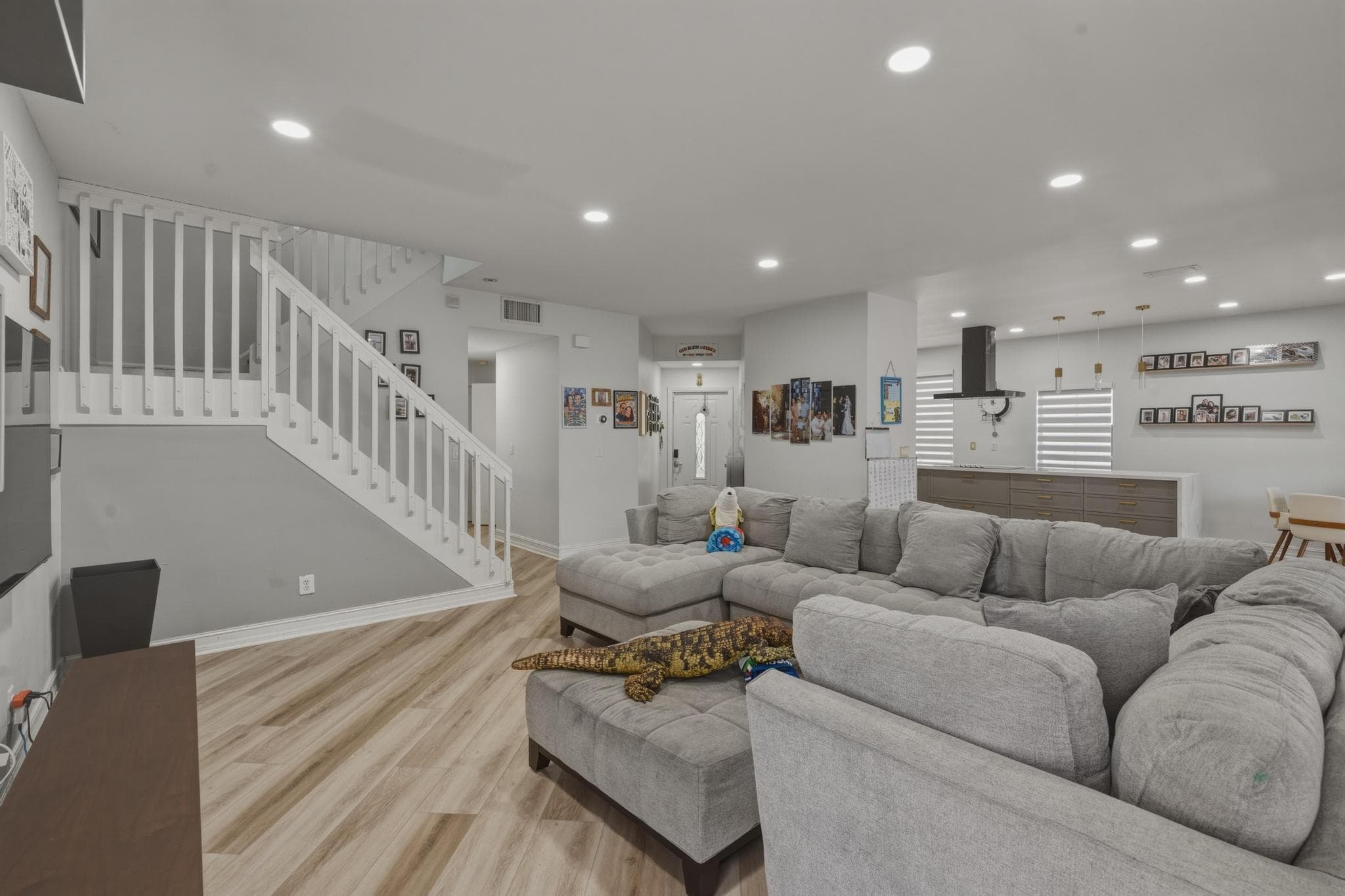 310 NW 207th Way, Pembroke Pines, FL 33029 — photo 25 of 41