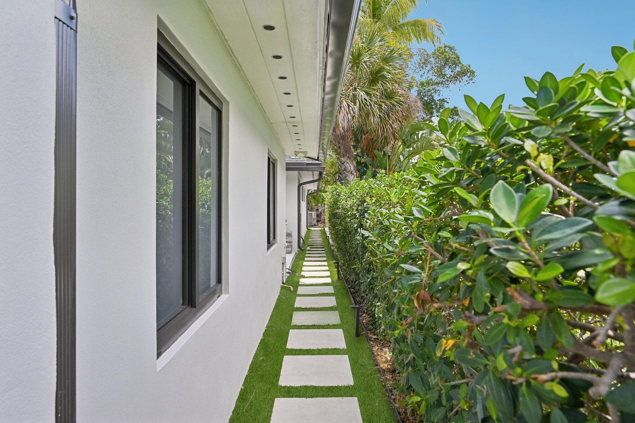 240 30th Street, West Palm Beach, FL 33407 — photo 32 of 68
