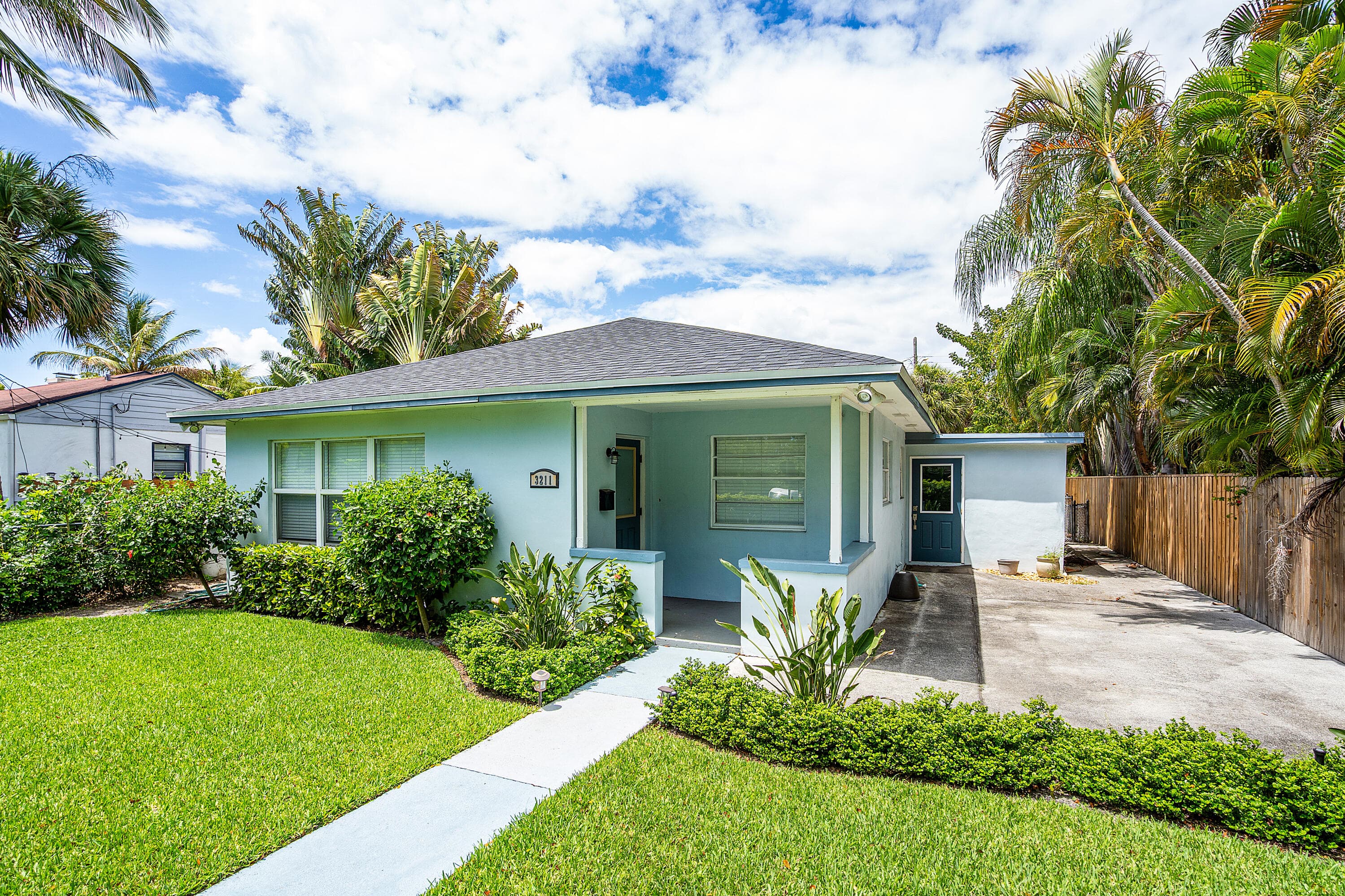 3211 Poinsettia Avenue, West Palm Beach, FL 33407 — photo 3 of 12
