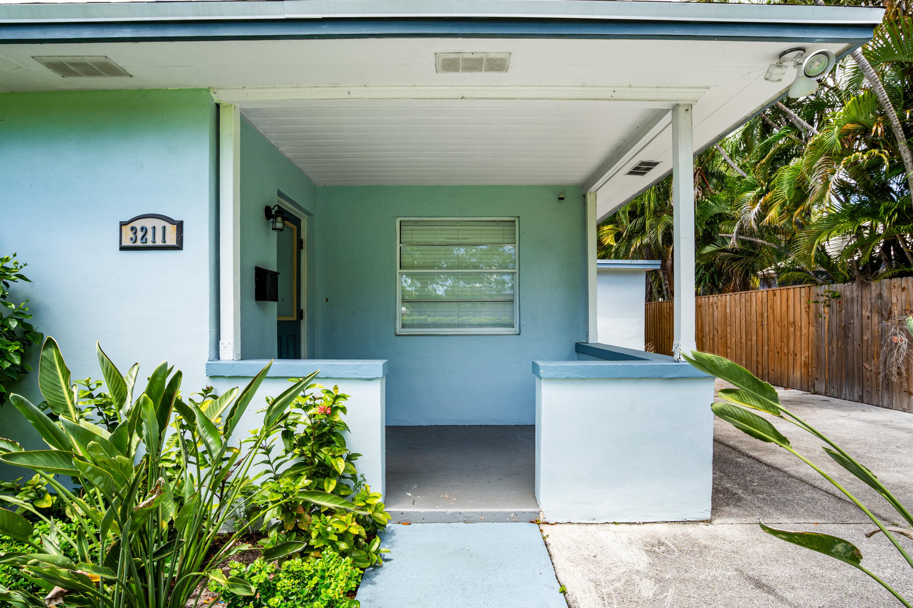 3211 Poinsettia Avenue, West Palm Beach, FL 33407 — photo 4 of 12