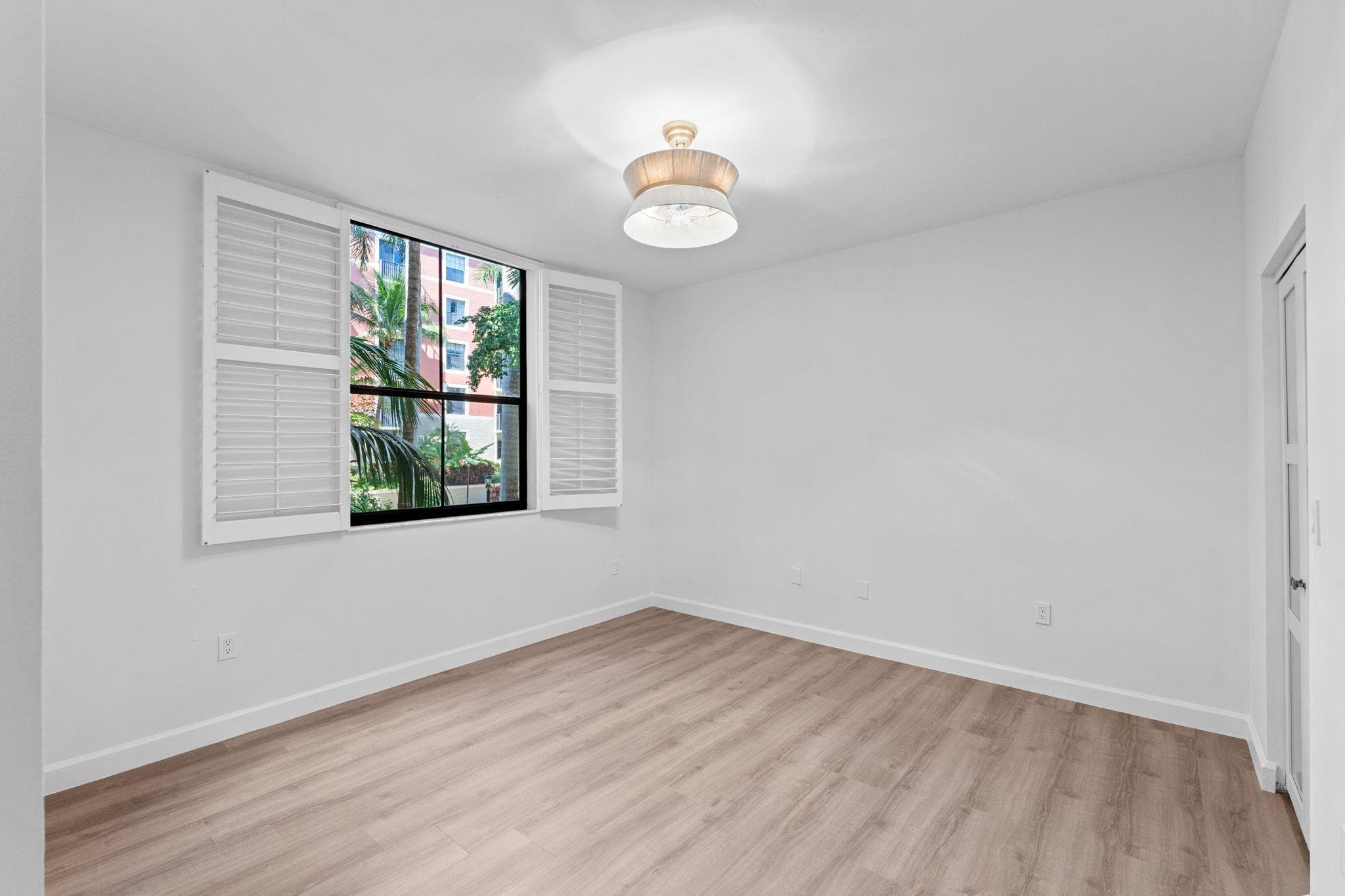 720 S Sapodilla Avenue 106, West Palm Beach, FL 33401 — photo 12 of 46