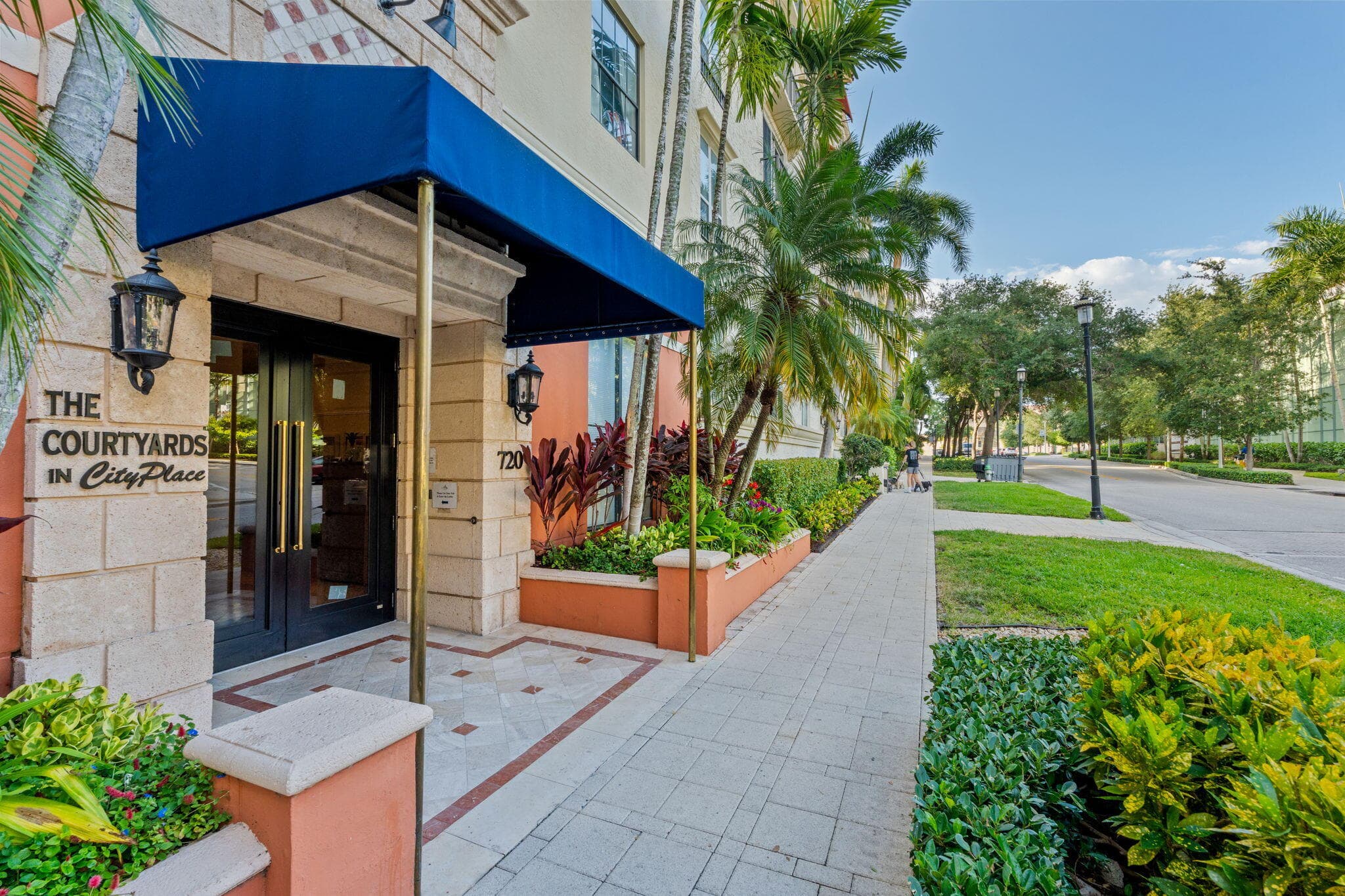 720 S Sapodilla Avenue 106, West Palm Beach, FL 33401 — photo 2 of 46