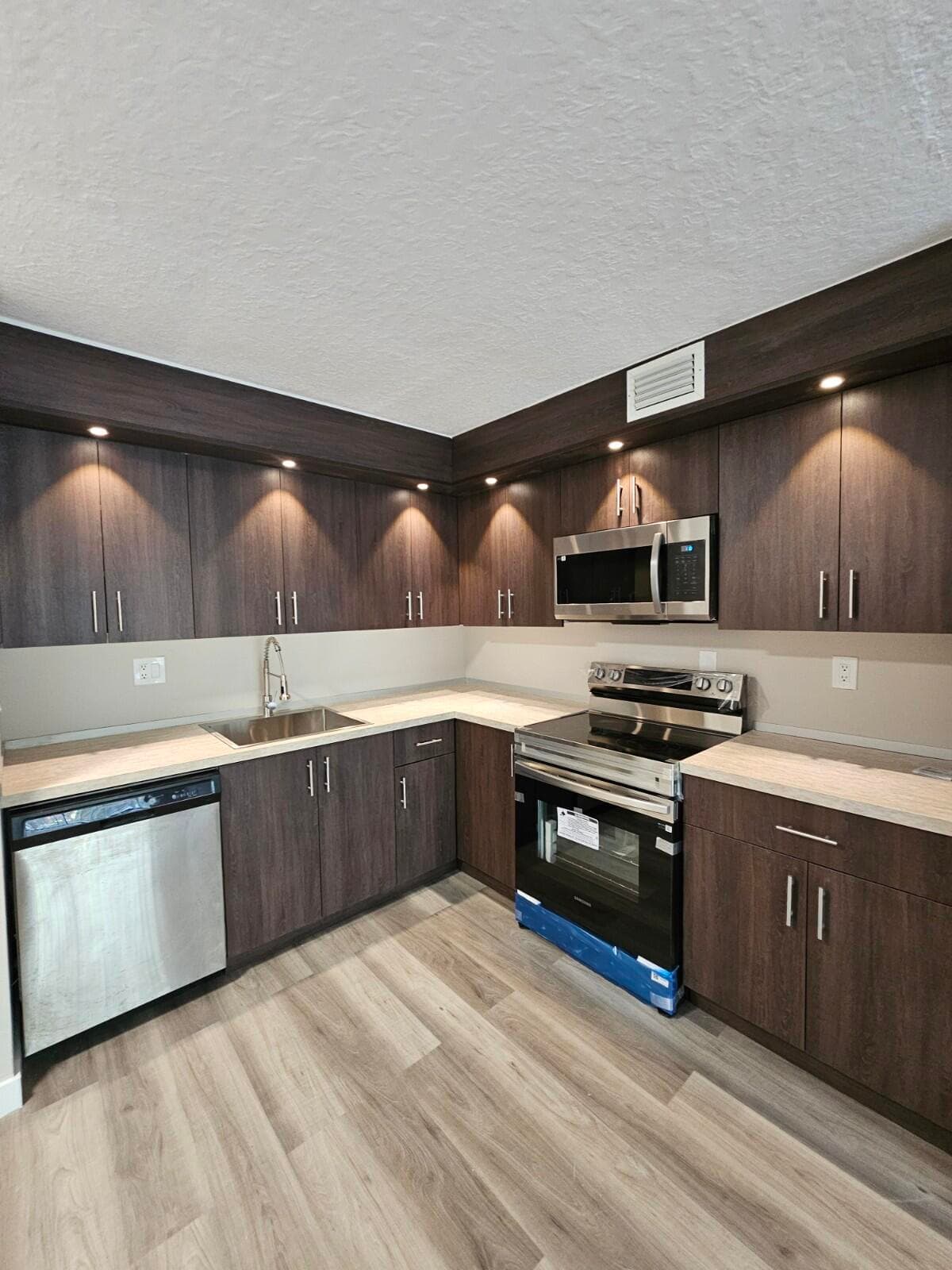 1850 N Congress Avenue 305, West Palm Beach, FL 33401 — photo 1 of 19