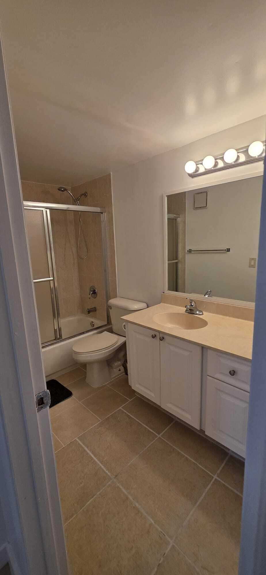 711 N Pine Island Road 210, Plantation, FL 33324 — photo 14 of 17