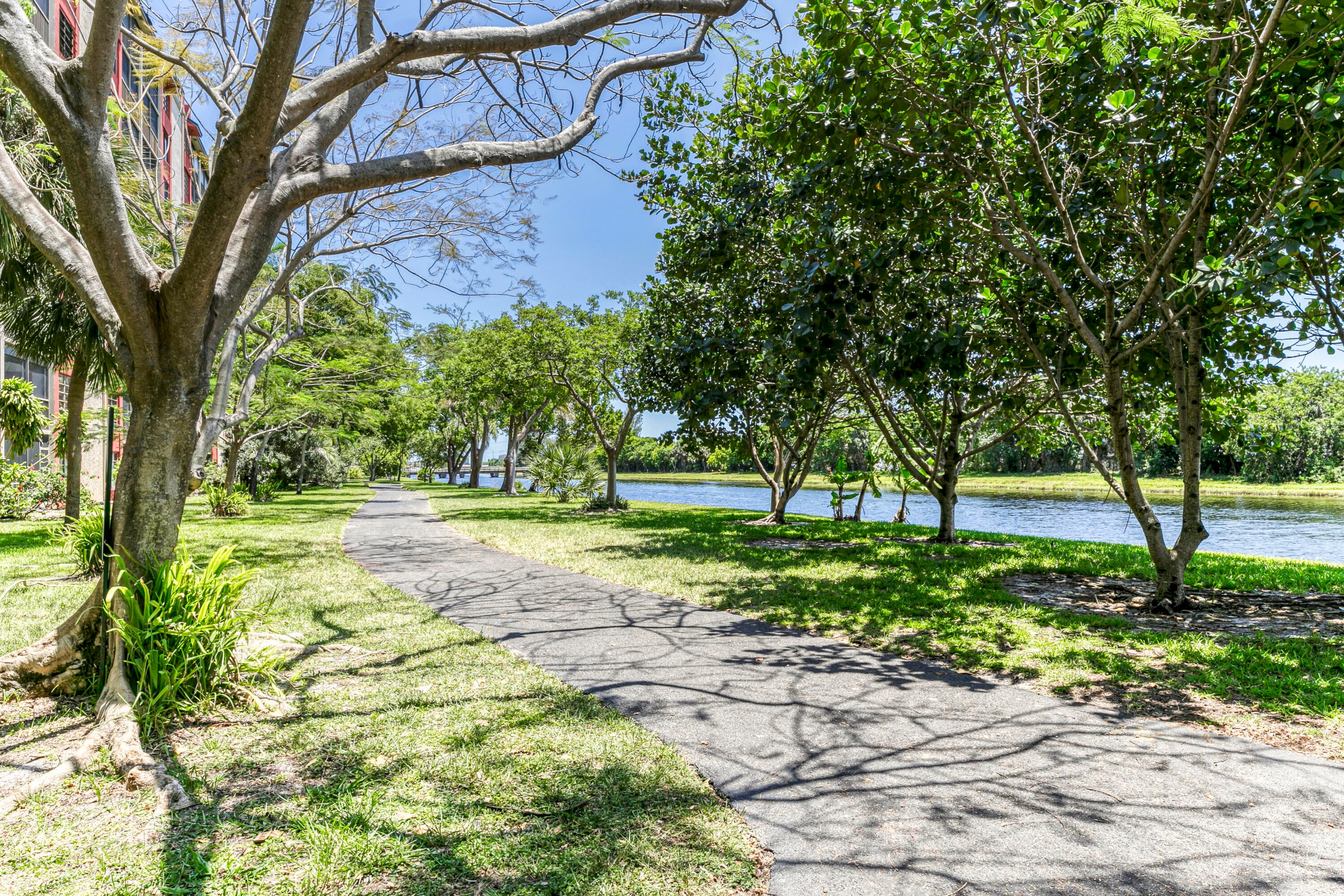 2200 S Cypress Bend Drive 101, Pompano Beach, FL 33069 — photo 30 of 59