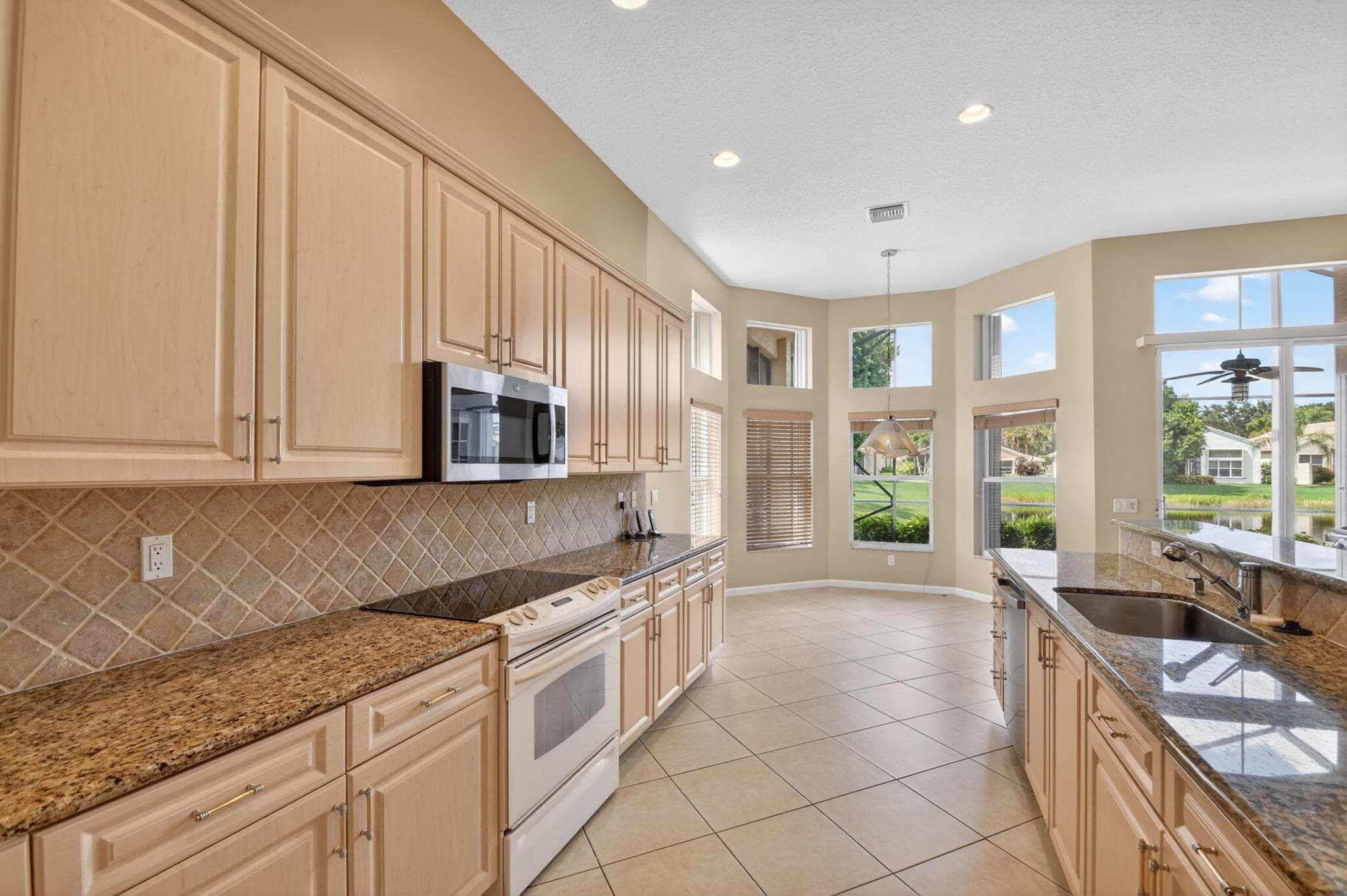 9881 Casa Mar Drive, Lake Worth, FL 33467 — photo 4 of 40