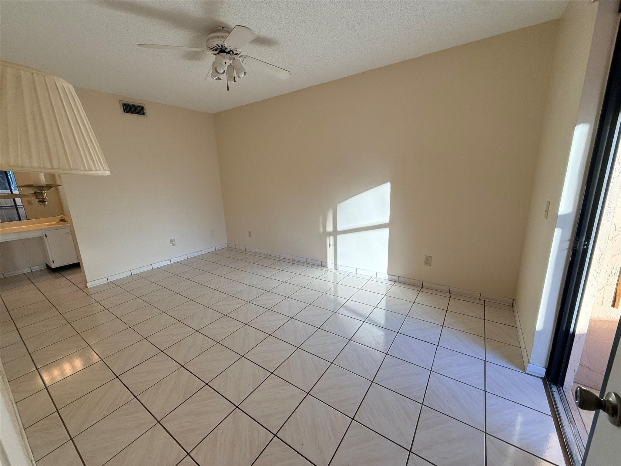 12060 NW 11th Street 12060, Pembroke Pines, FL 33026 — photo 5 of 19