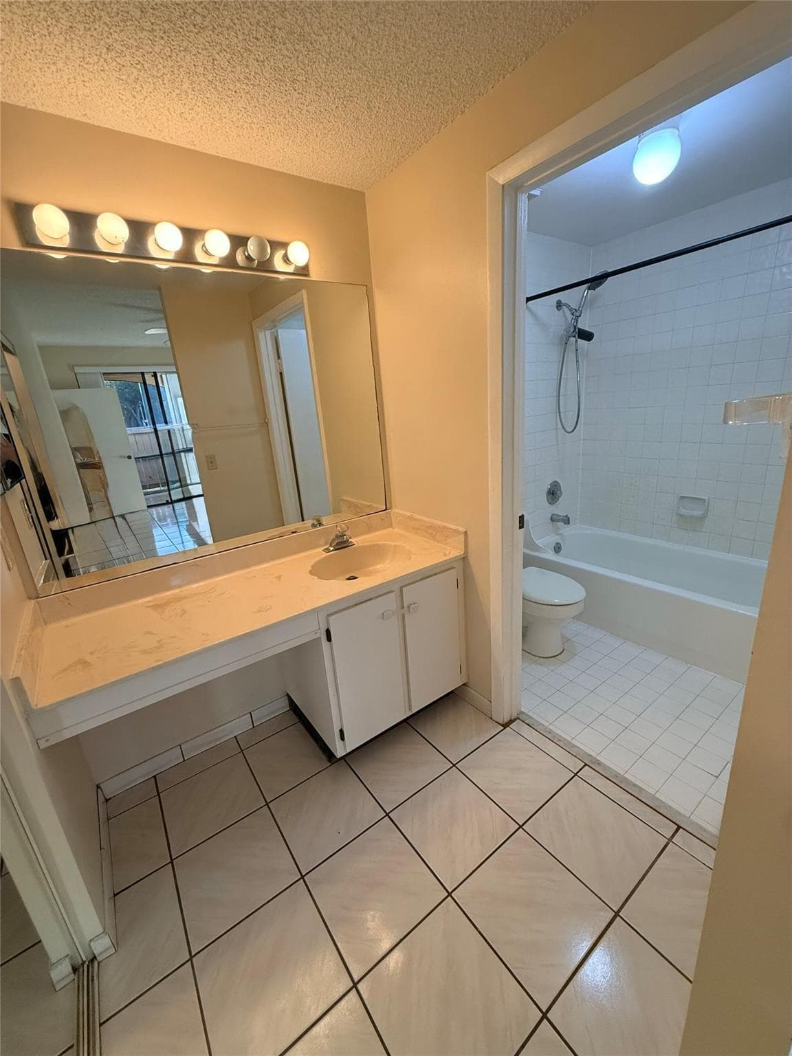 12060 NW 11th Street 12060, Pembroke Pines, FL 33026 — photo 8 of 19